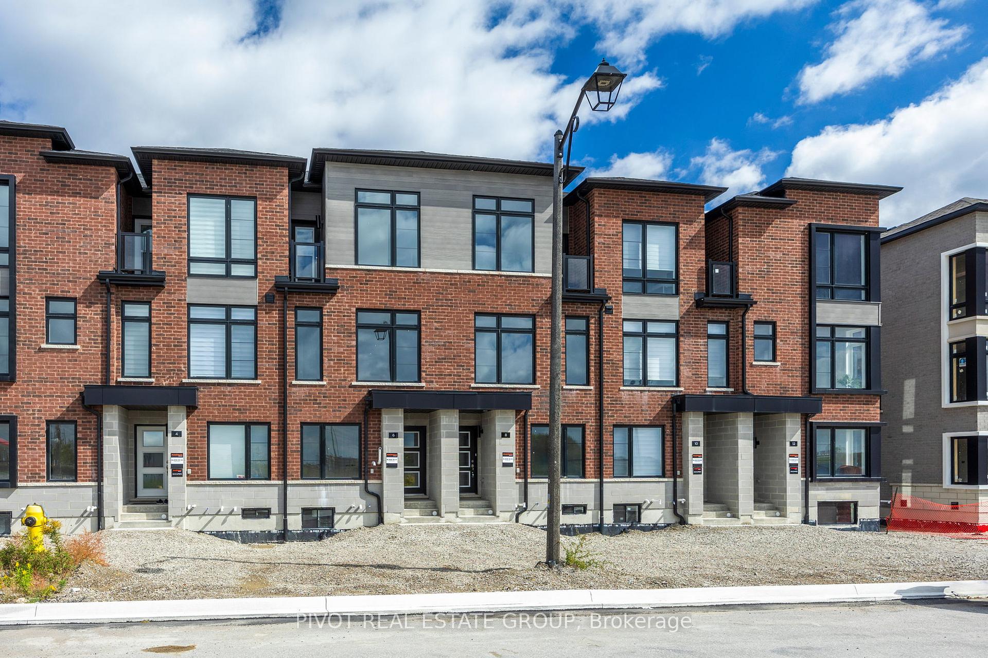 Photo 2 of 8 Pluto Way, Whitby, Brooklin — HOMEH