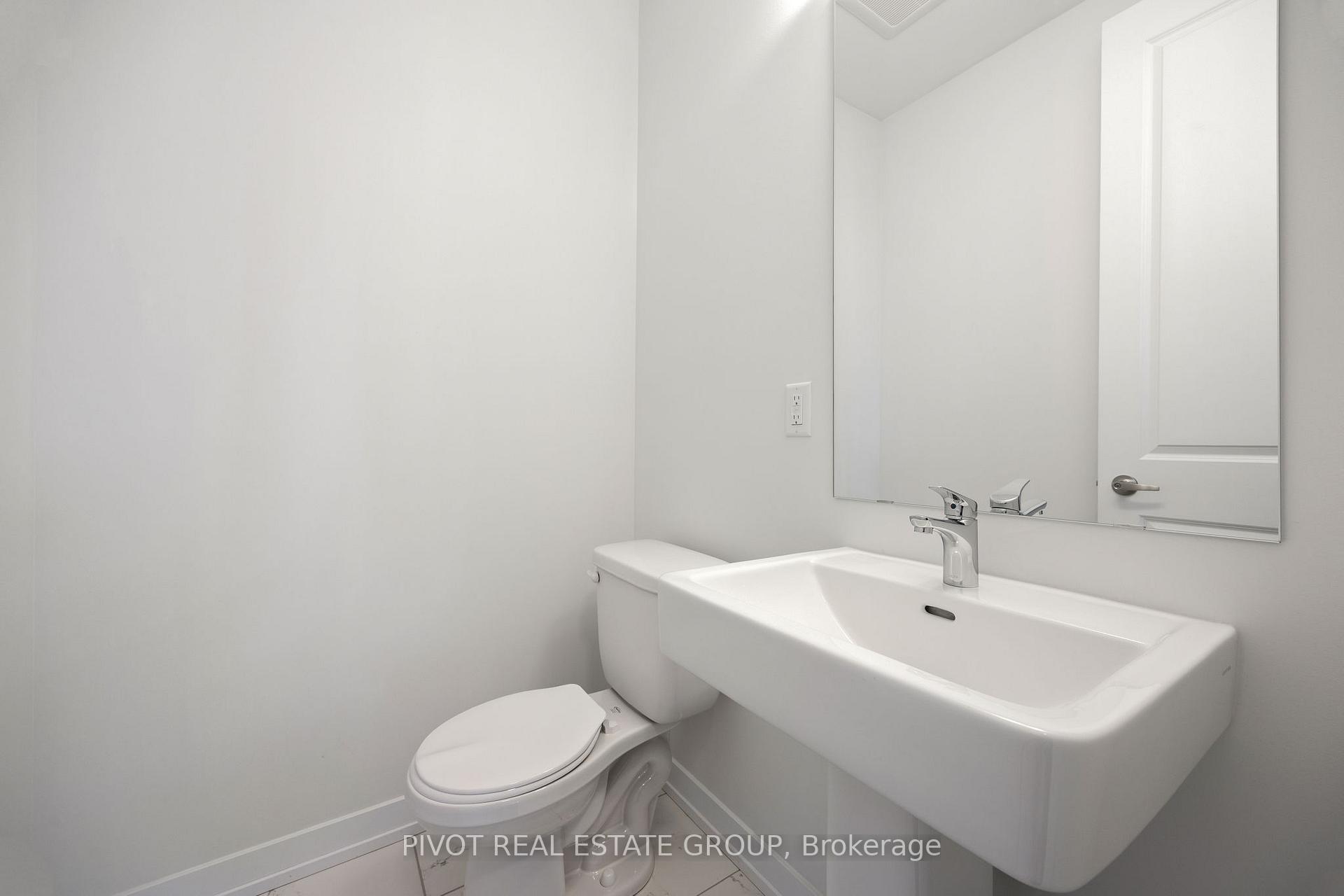 Photo 10 of 8 Pluto Way, Whitby, Brooklin — HOMEH