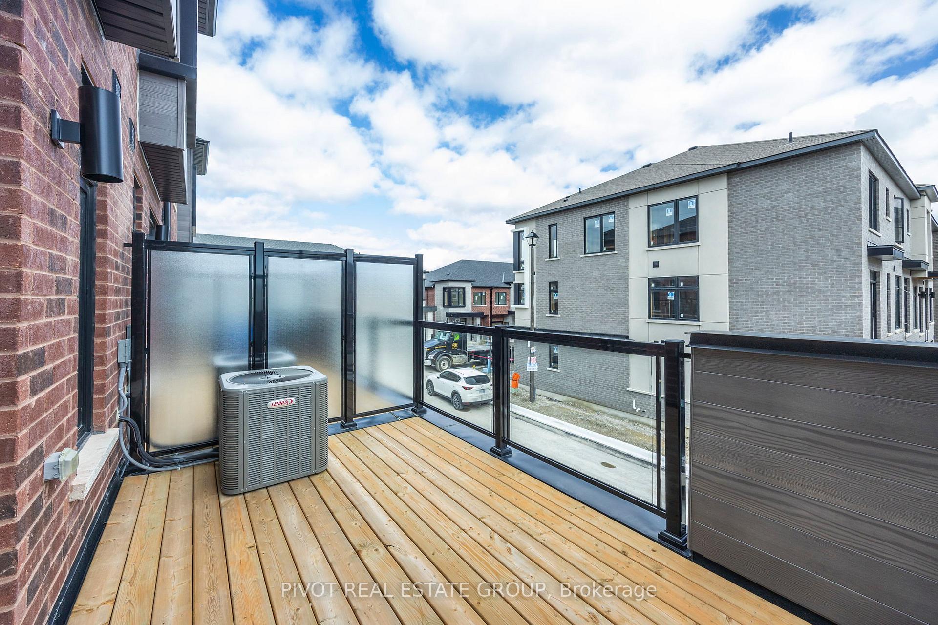 Photo 41 of 8 Pluto Way, Whitby, Brooklin — HOMEH