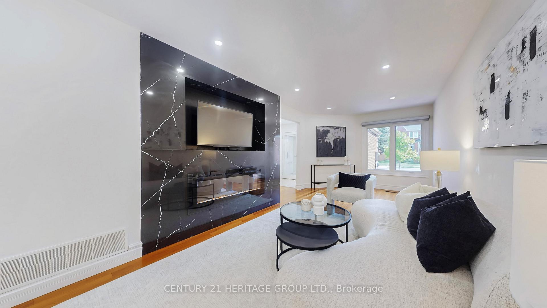 Photo 4 of 192 Winding Lane, Vaughan, Crestwood-Springfarm-Yorkhill — HOMEH