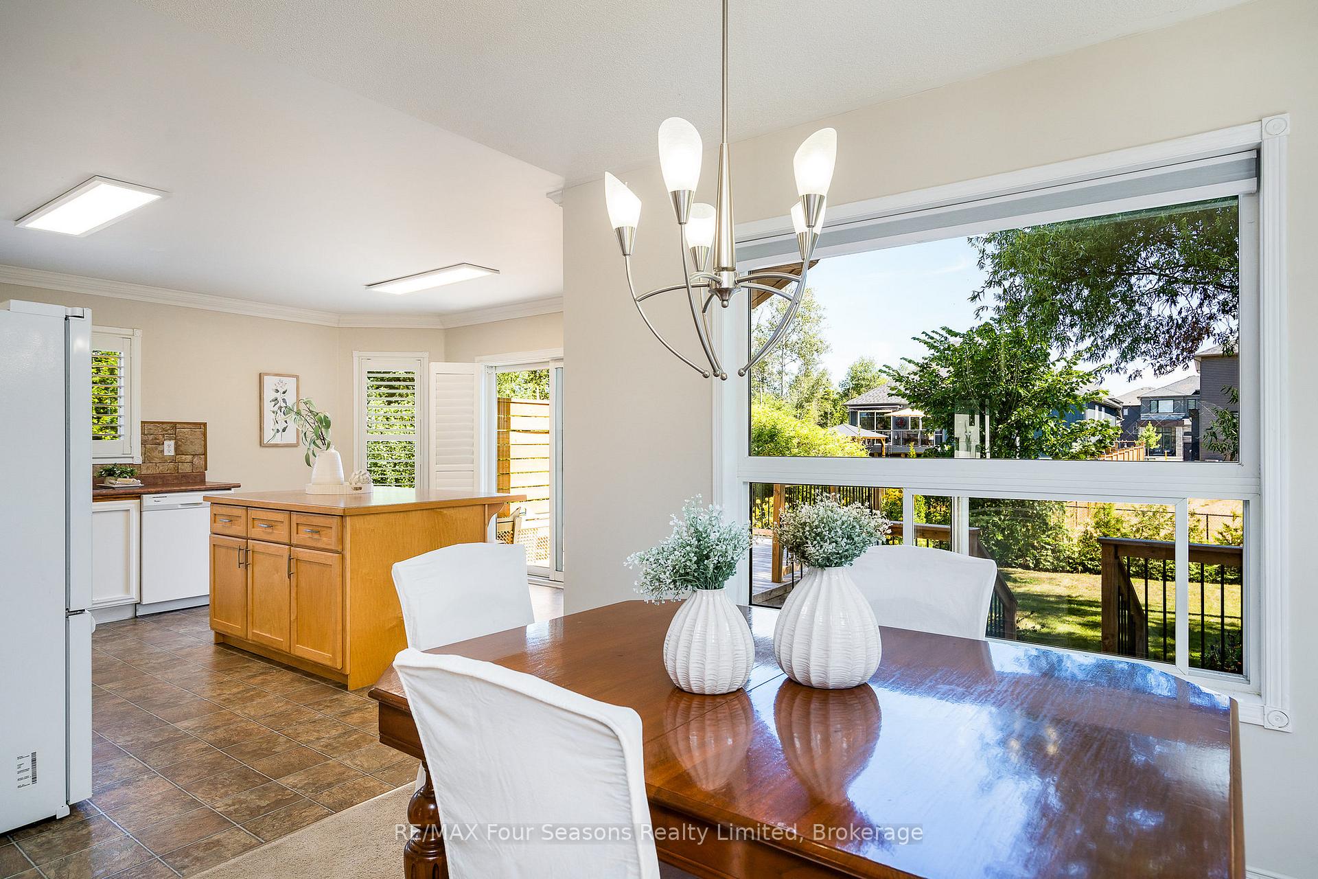 Photo 5 of 151 58th Street S, Wasaga Beach — HOMEH