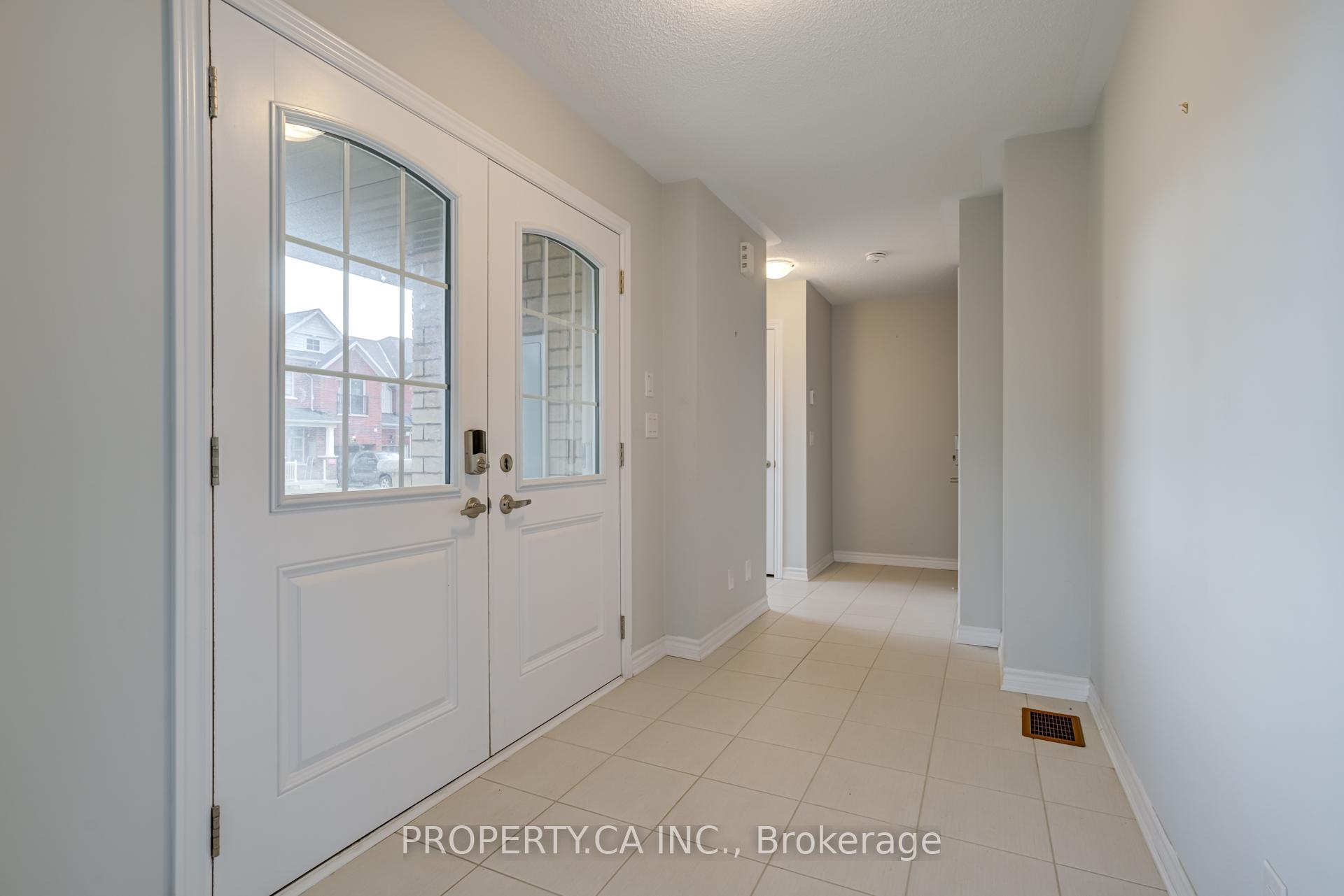 Photo 4 of 62 Porcelain Way, Whitby, Rolling Acres — HOMEH