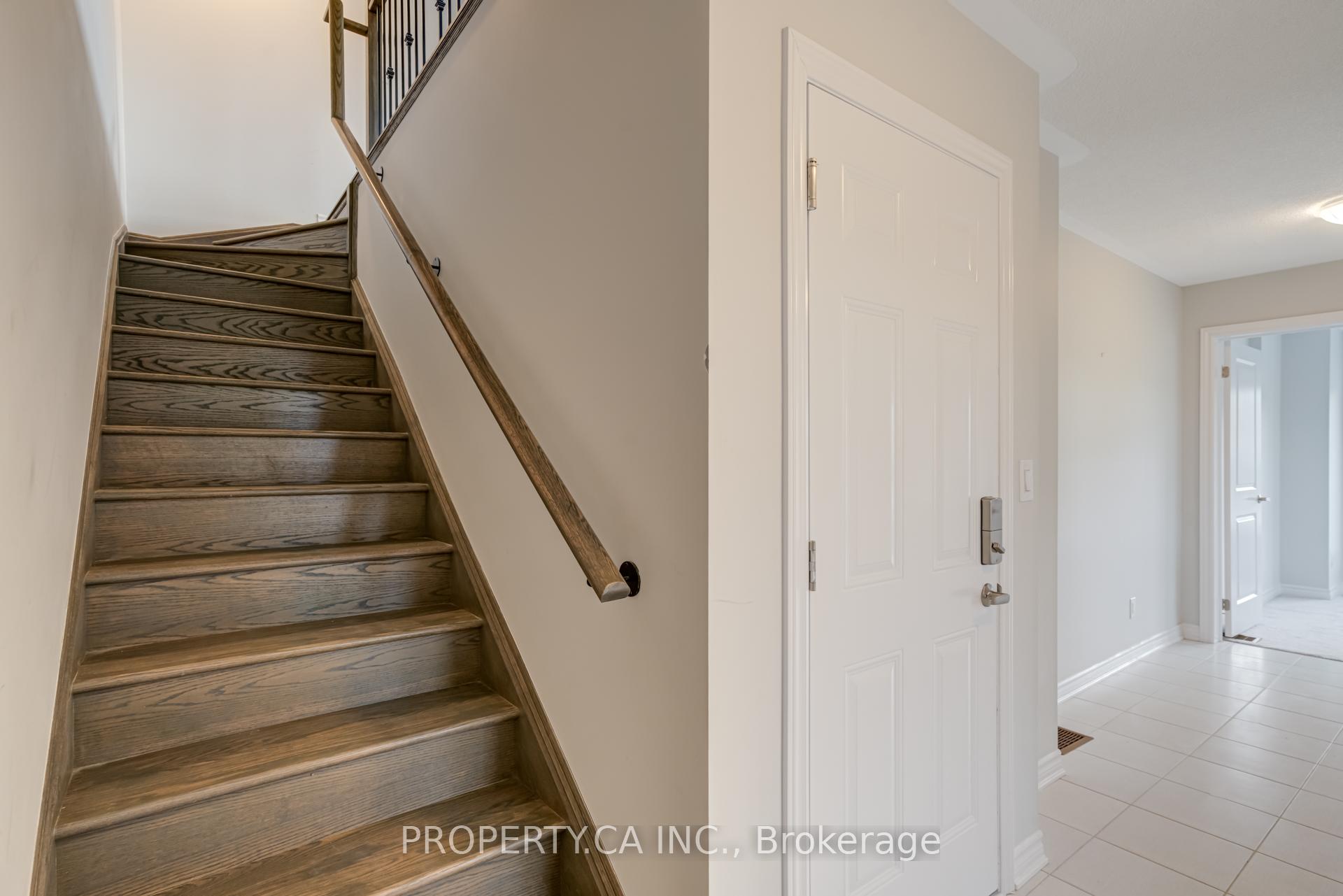 Photo 8 of 62 Porcelain Way, Whitby, Rolling Acres — HOMEH