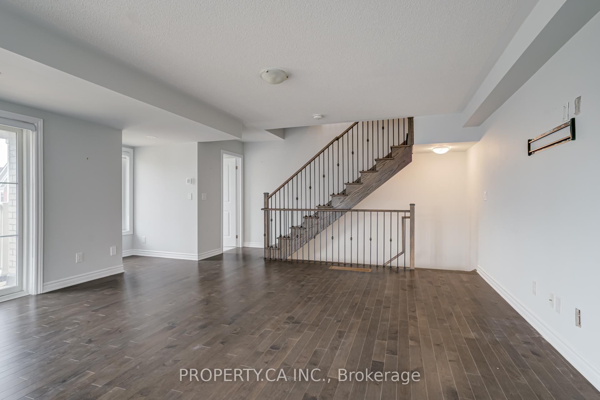 Photo 10 of 62 Porcelain Way, Whitby, Rolling Acres — HOMEH
