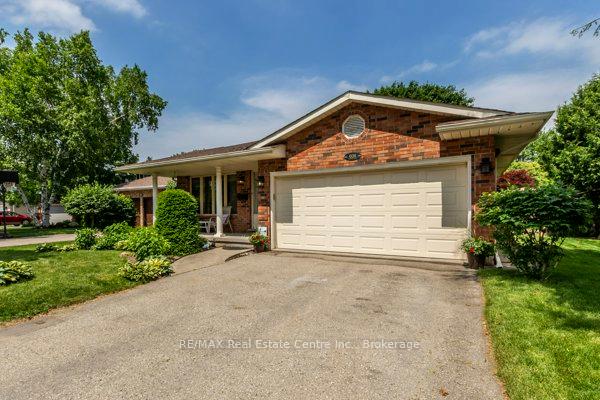 Photo 2 of 606 Hunters Place, Waterloo, Colonial Acres — HOMEH