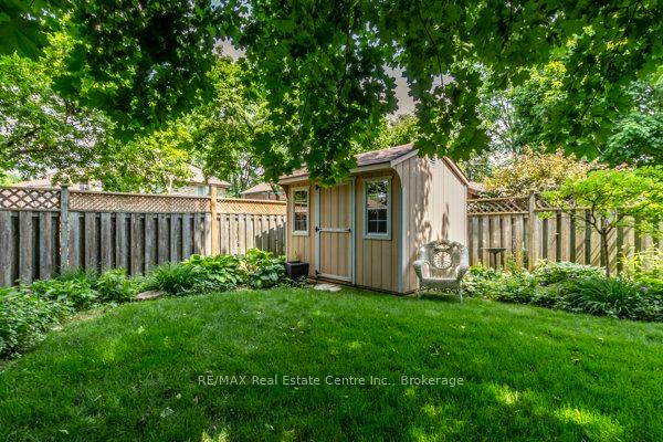 Photo 4 of 606 Hunters Place, Waterloo, Colonial Acres — HOMEH