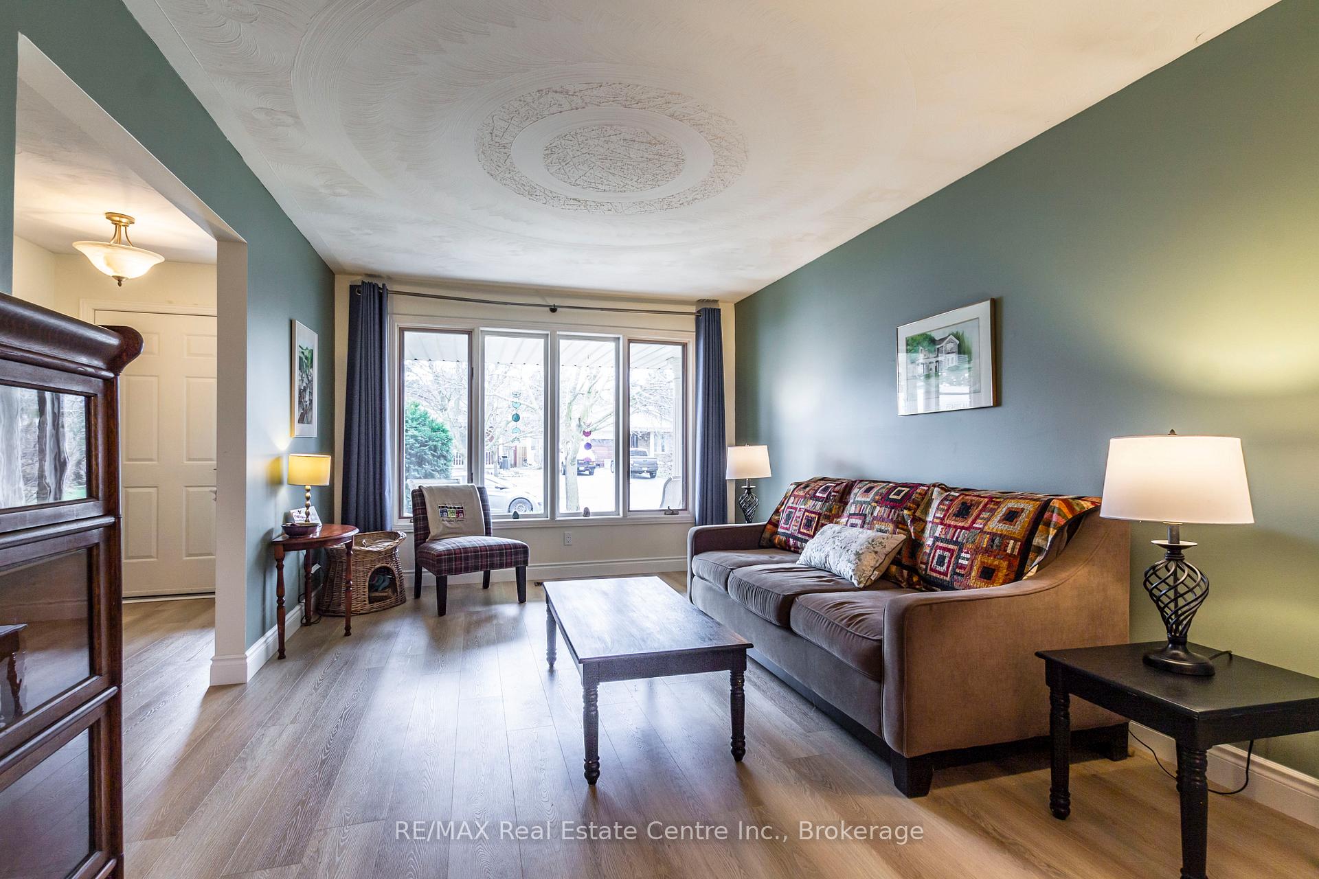 Photo 7 of 606 Hunters Place, Waterloo, Colonial Acres — HOMEH