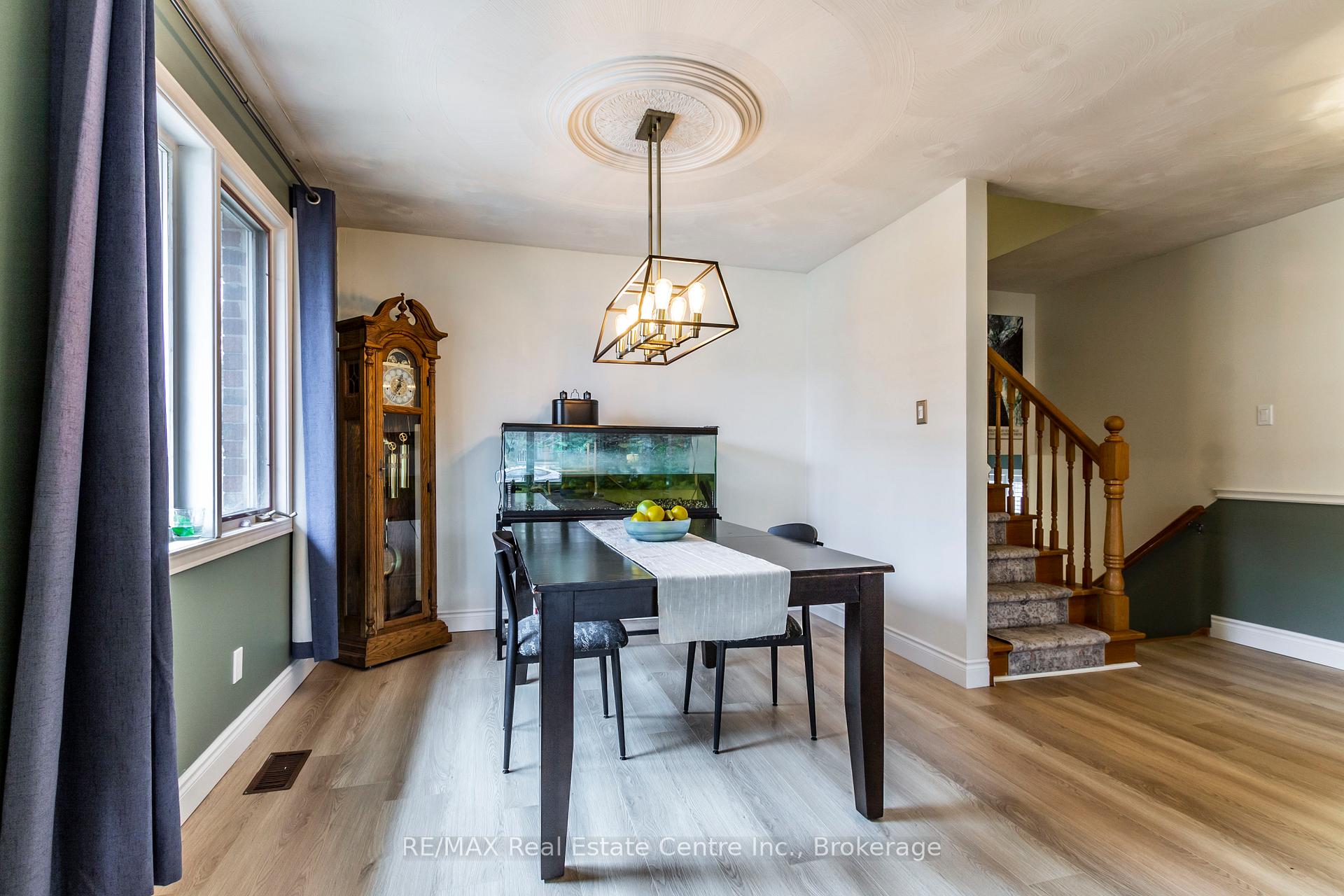 Photo 11 of 606 Hunters Place, Waterloo, Colonial Acres — HOMEH