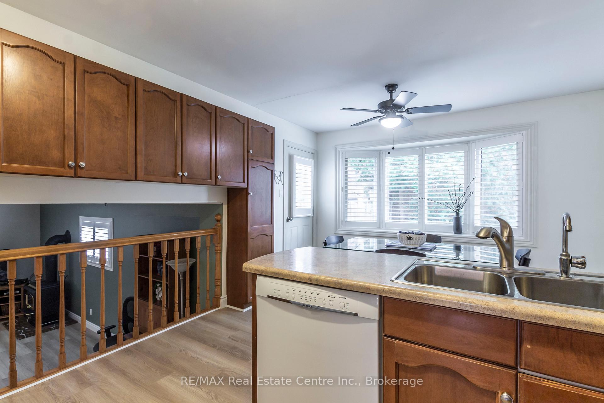 Photo 13 of 606 Hunters Place, Waterloo, Colonial Acres — HOMEH