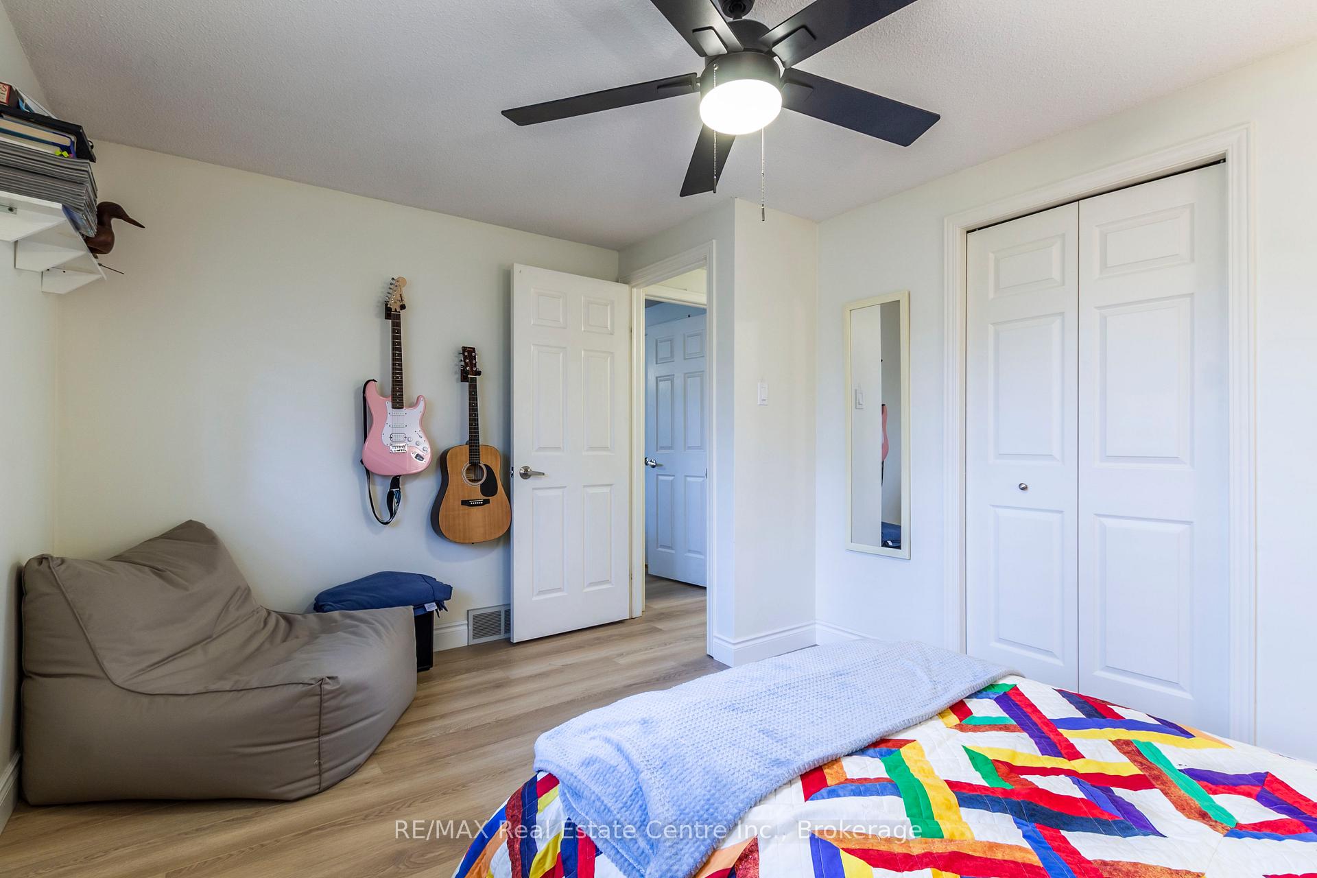 Photo 20 of 606 Hunters Place, Waterloo, Colonial Acres — HOMEH