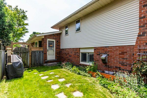 Photo 36 of 606 Hunters Place, Waterloo, Colonial Acres — HOMEH
