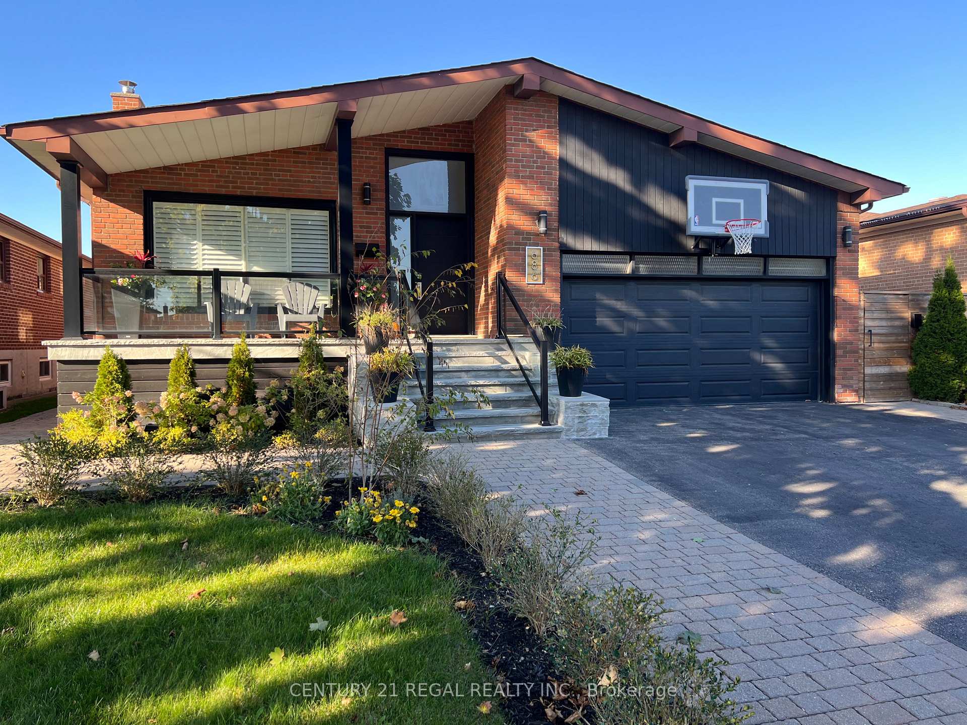 Front of Unit Bsmt, 686 Woodbridge Avenue
