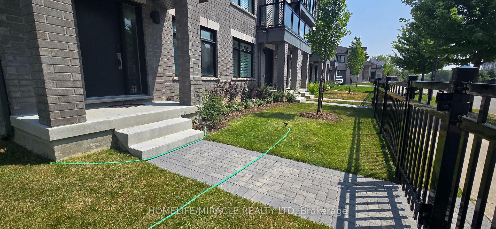 Photo 2 of 77 Sorbara Way, Whitby, Brooklin — HOMEH