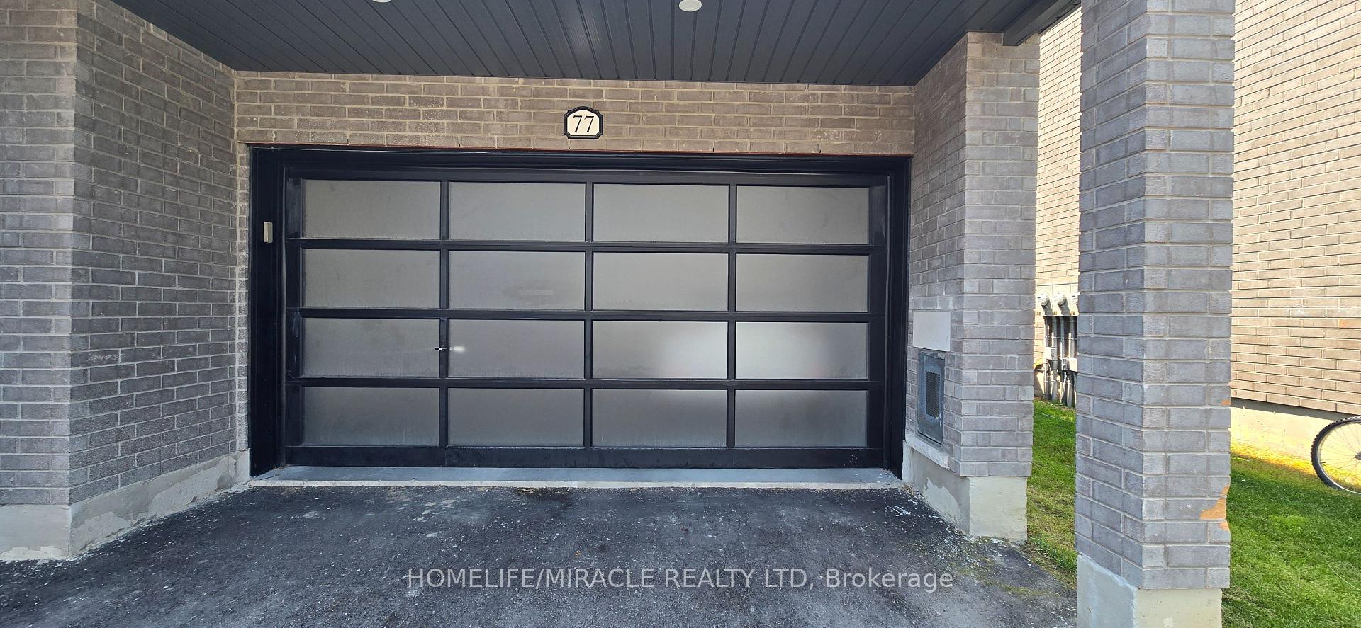 Photo 4 of 77 Sorbara Way, Whitby, Brooklin — HOMEH