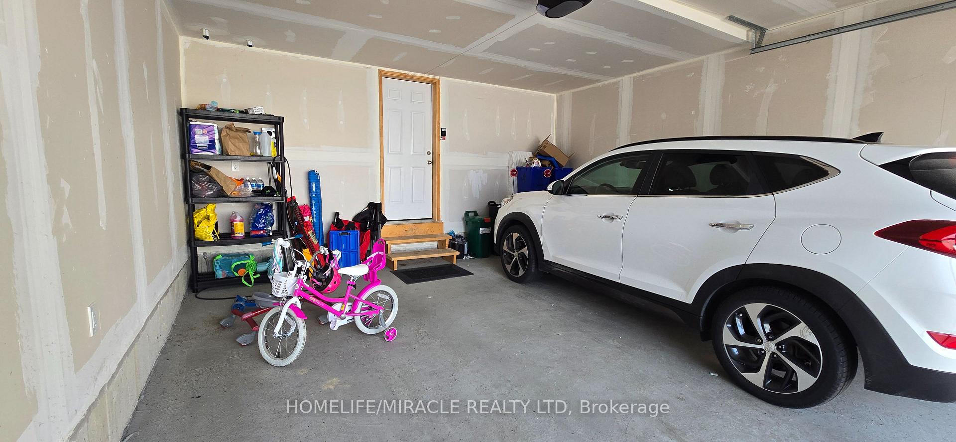Photo 6 of 77 Sorbara Way, Whitby, Brooklin — HOMEH