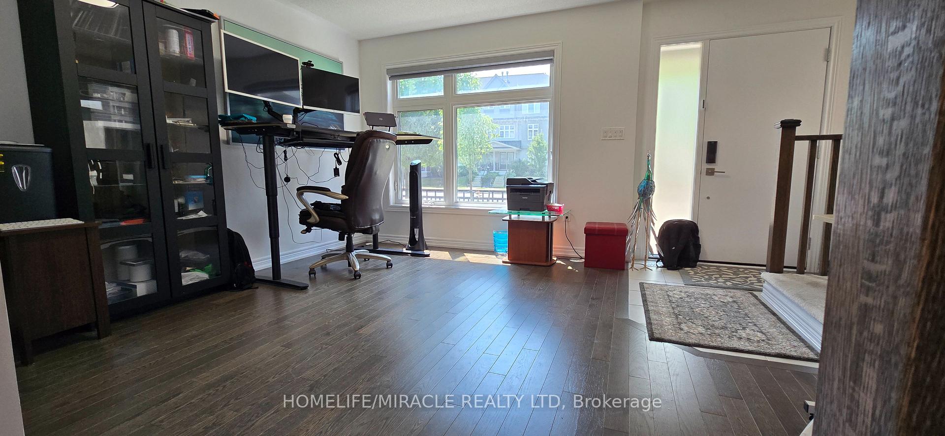 Photo 8 of 77 Sorbara Way, Whitby, Brooklin — HOMEH