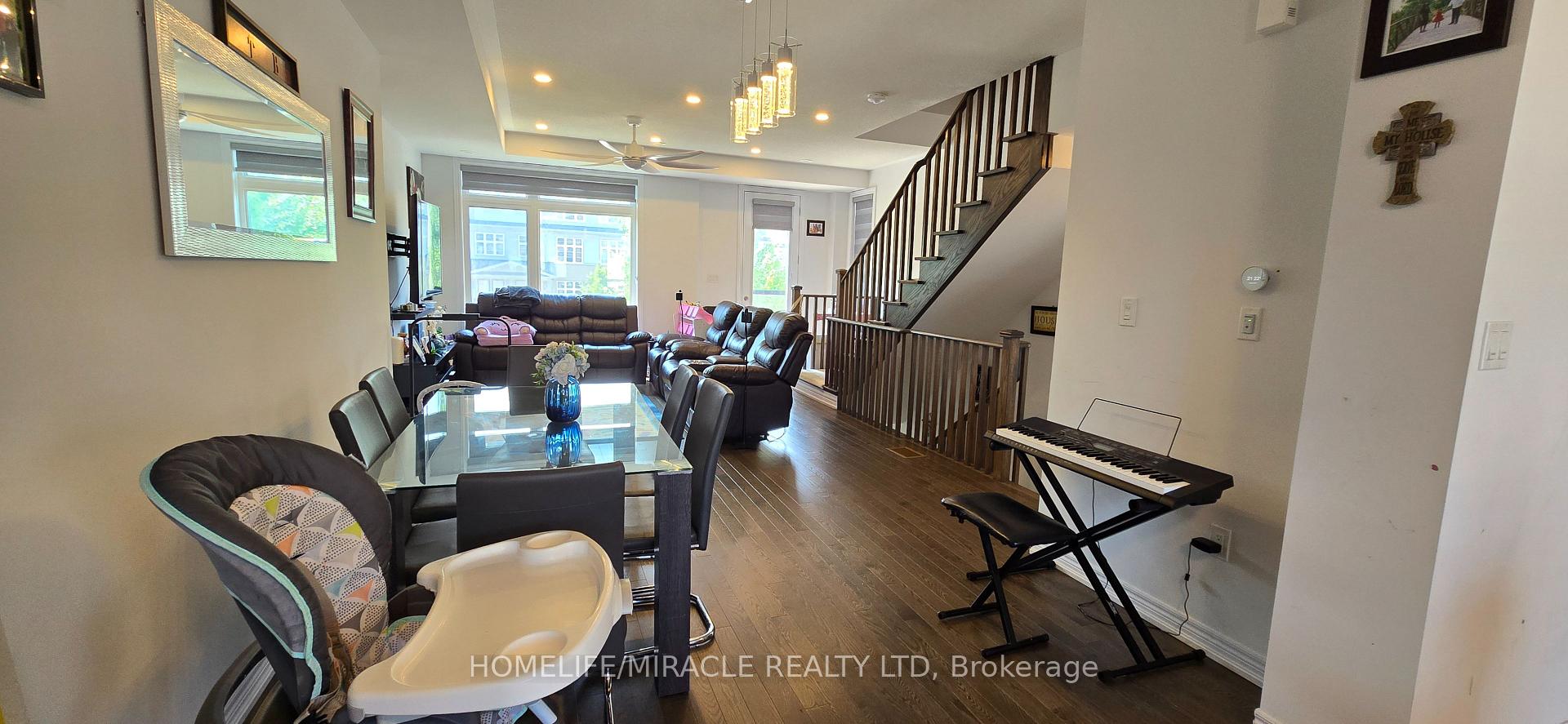 Photo 11 of 77 Sorbara Way, Whitby, Brooklin — HOMEH