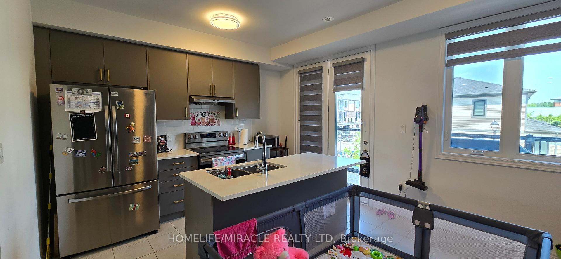 Photo 22 of 77 Sorbara Way, Whitby, Brooklin — HOMEH