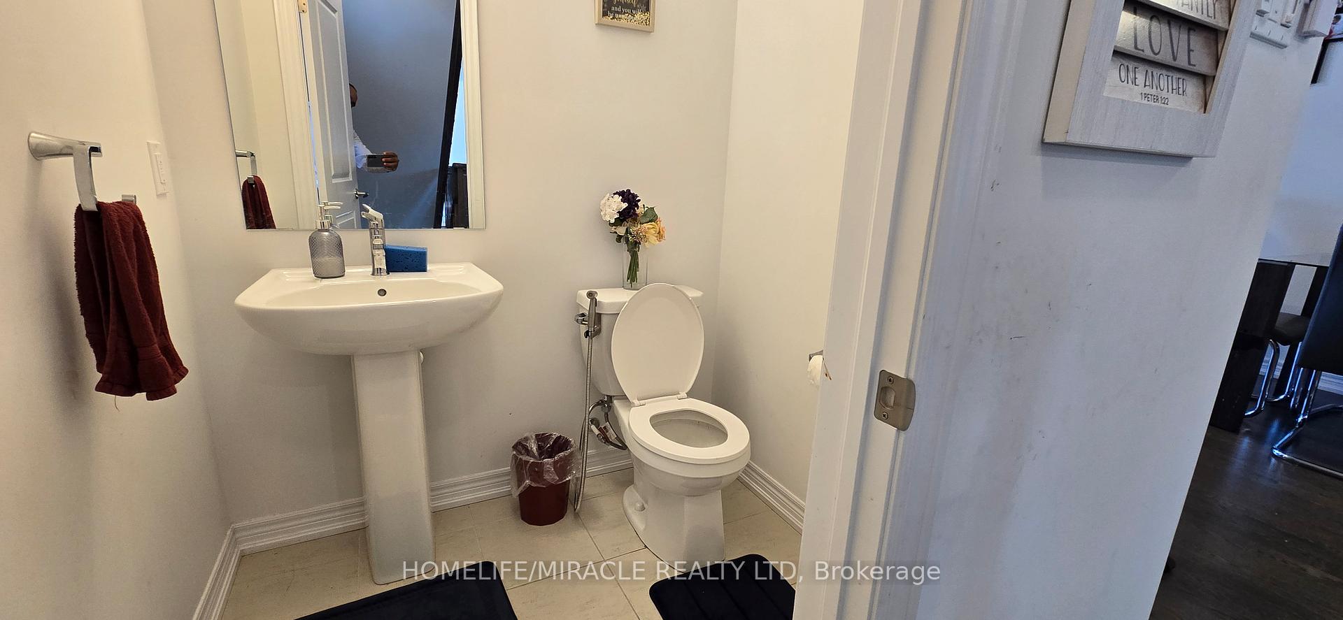 Photo 25 of 77 Sorbara Way, Whitby, Brooklin — HOMEH