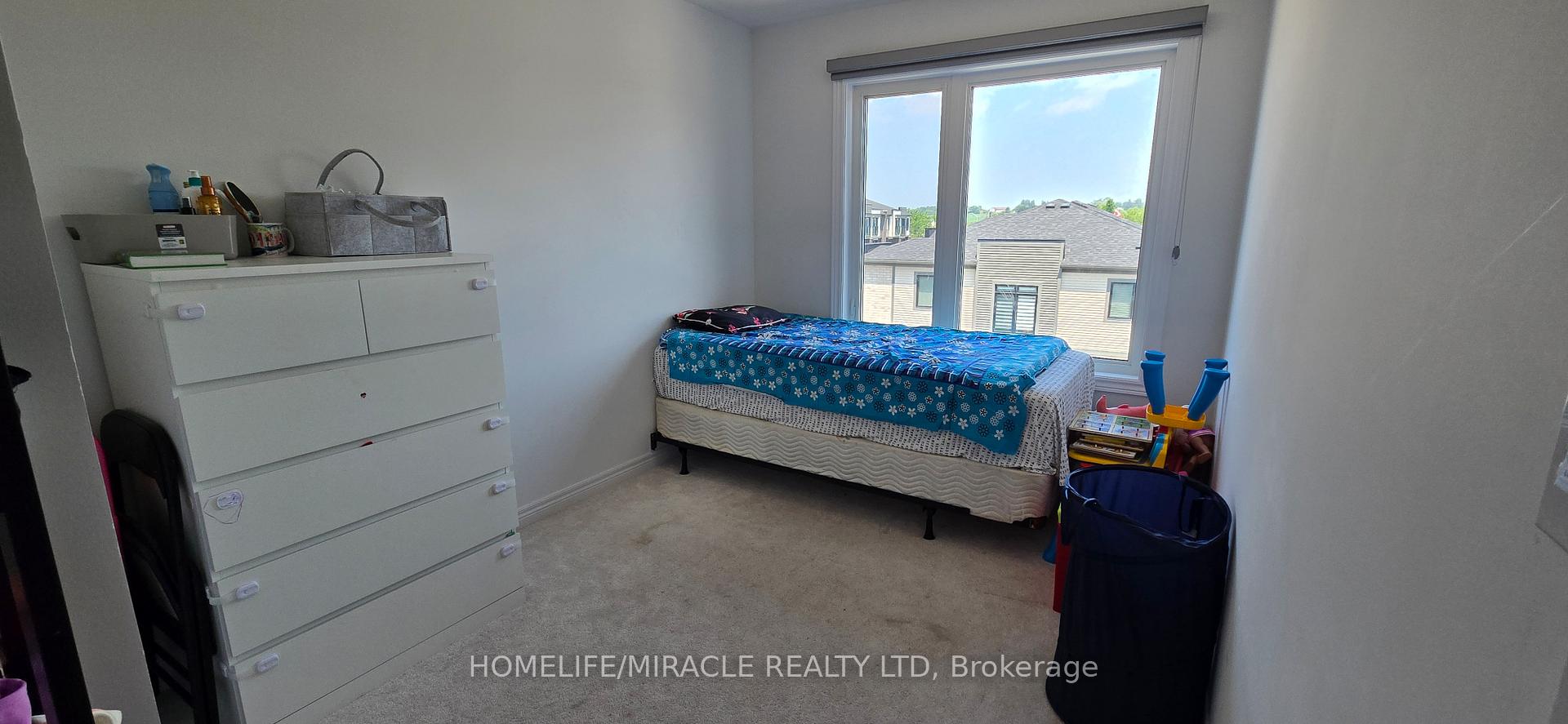 Photo 32 of 77 Sorbara Way, Whitby, Brooklin — HOMEH