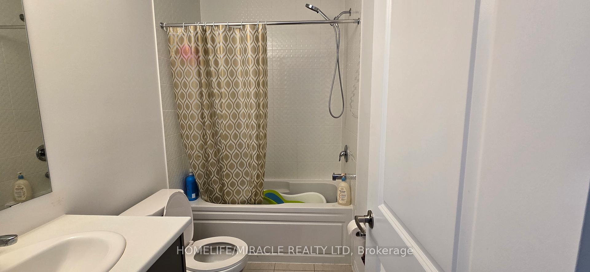 Photo 34 of 77 Sorbara Way, Whitby, Brooklin — HOMEH
