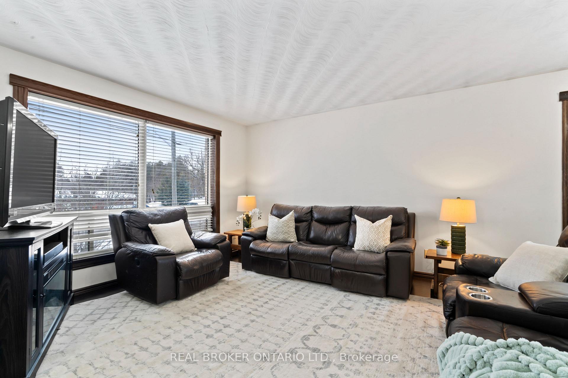 Photo 5 of 213 Queen Street S, West Grey — HOMEH