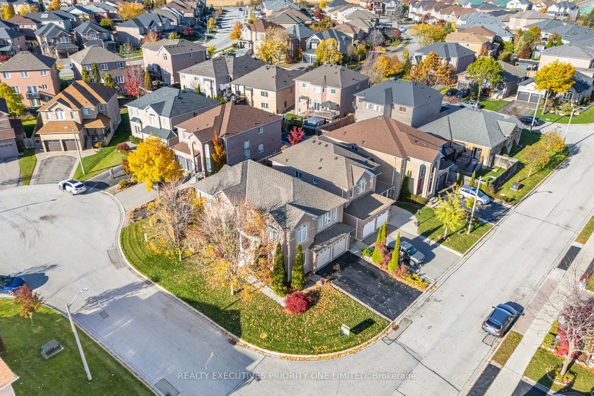 Photo 1 of 56 Regency View Heights, Vaughan, Rural Vaughan — HOMEH