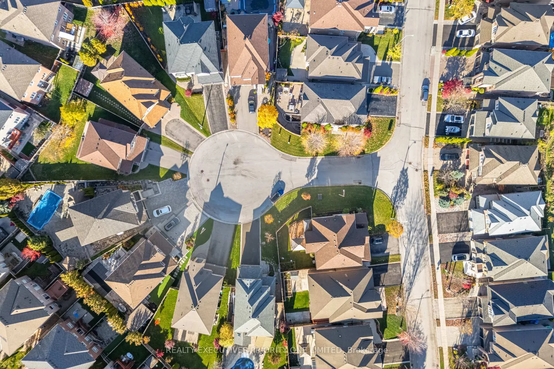 Photo 3 of 56 Regency View Heights, Vaughan, Rural Vaughan — HOMEH