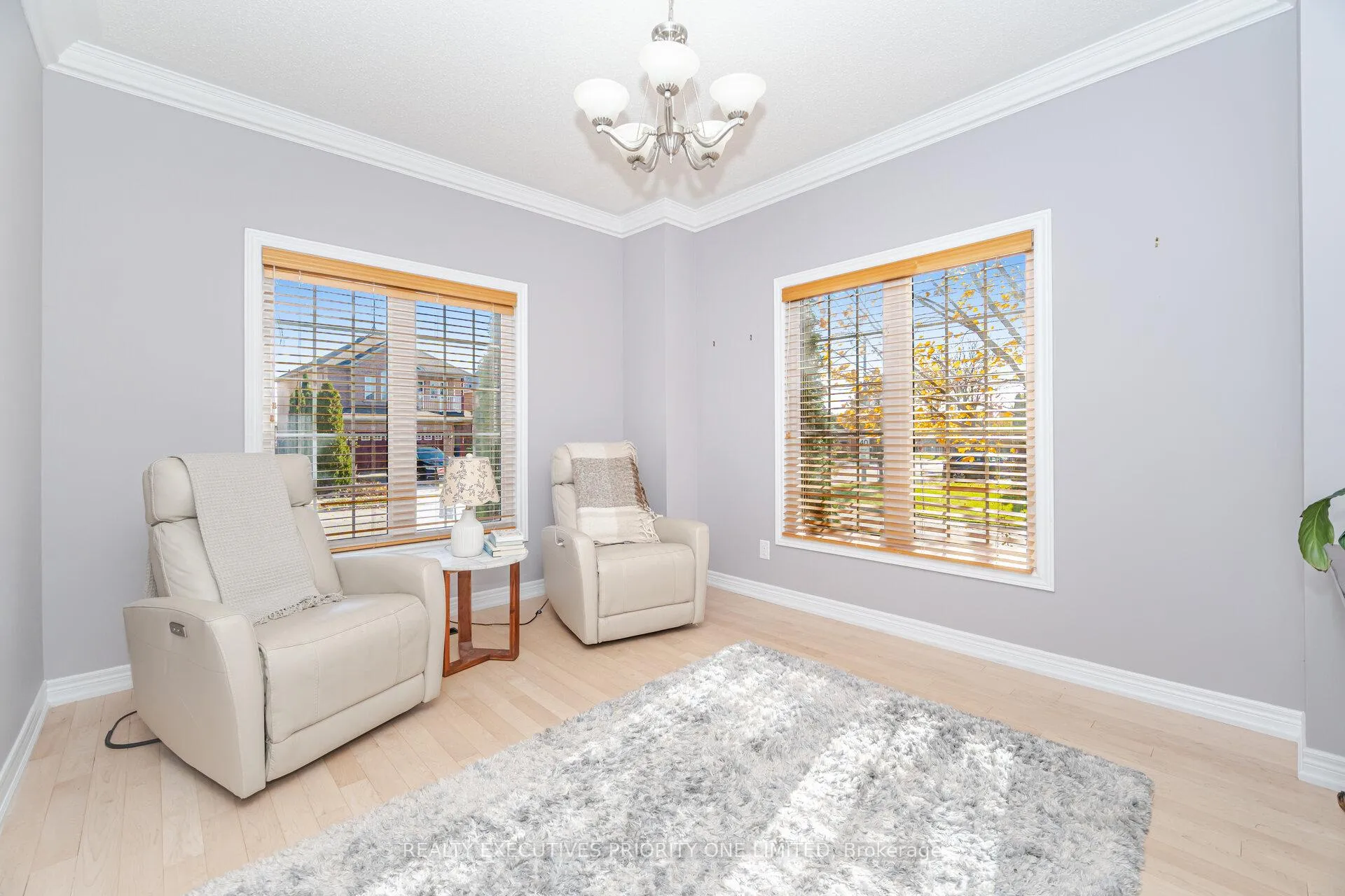 Photo 8 of 56 Regency View Heights, Vaughan, Rural Vaughan — HOMEH