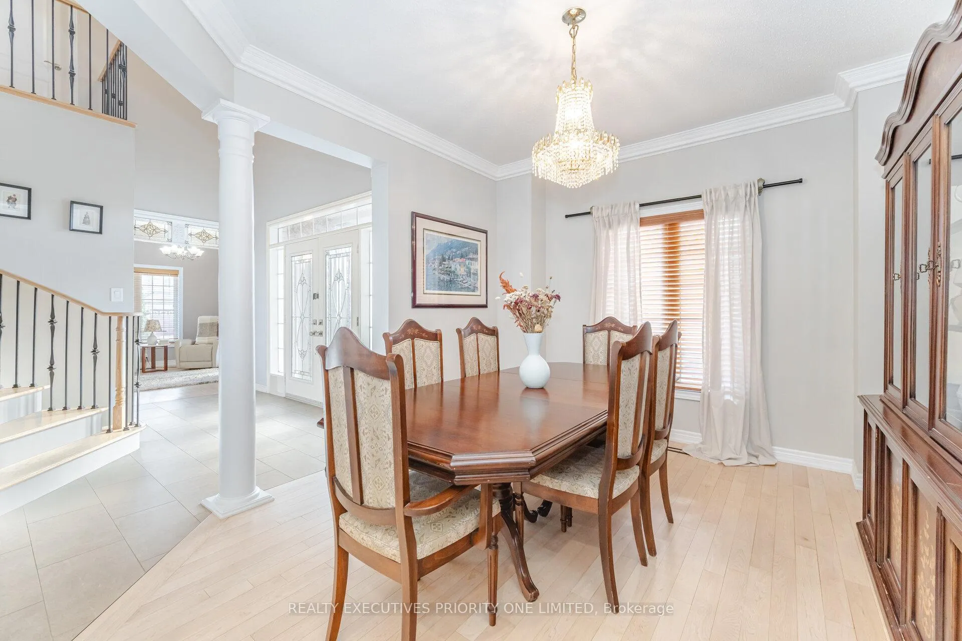 Photo 10 of 56 Regency View Heights, Vaughan, Rural Vaughan — HOMEH