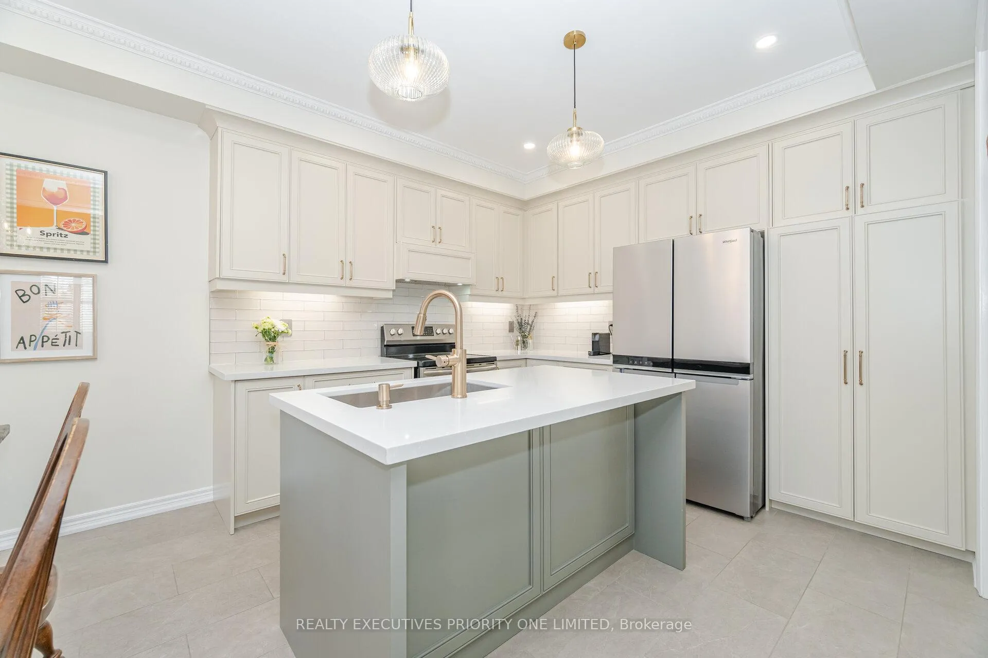 Photo 12 of 56 Regency View Heights, Vaughan, Rural Vaughan — HOMEH