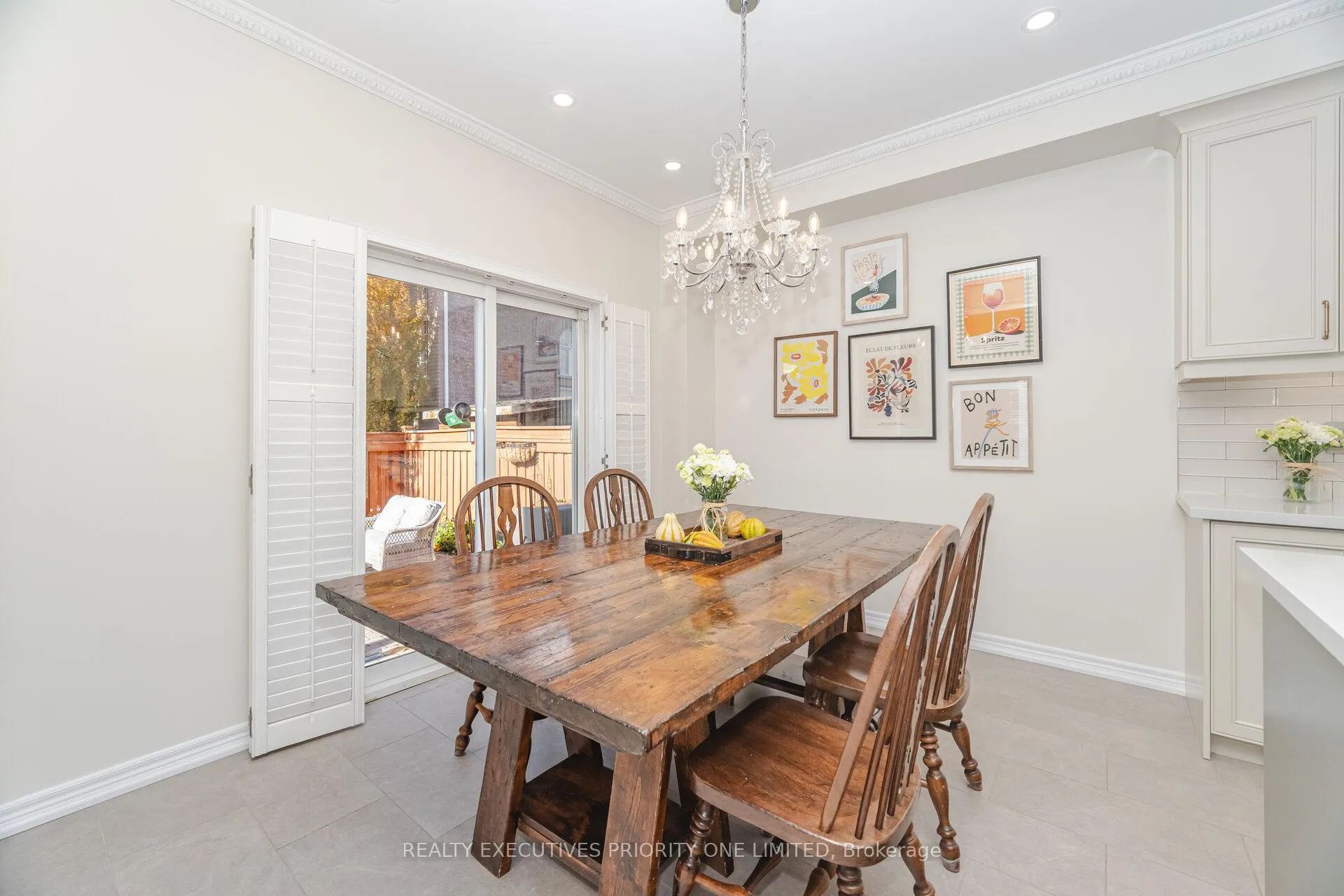 Photo 15 of 56 Regency View Heights, Vaughan, Rural Vaughan — HOMEH