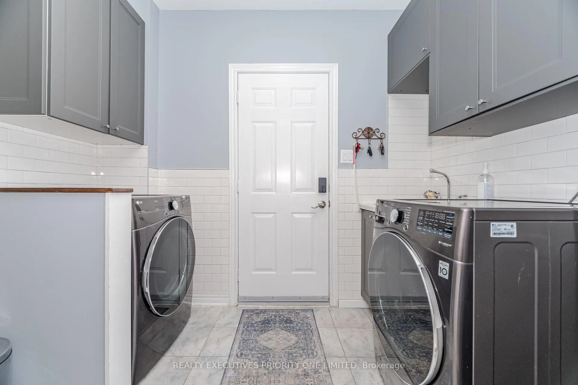 Photo 21 of 56 Regency View Heights, Vaughan, Rural Vaughan — HOMEH