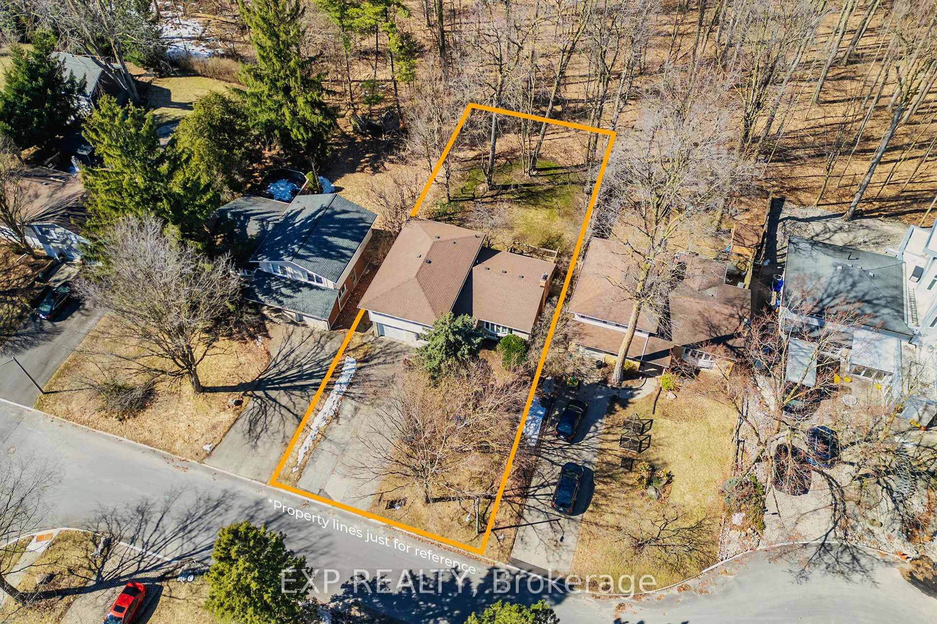 Photo 2 of 476 Parkwood Court, Waterloo — HOMEH