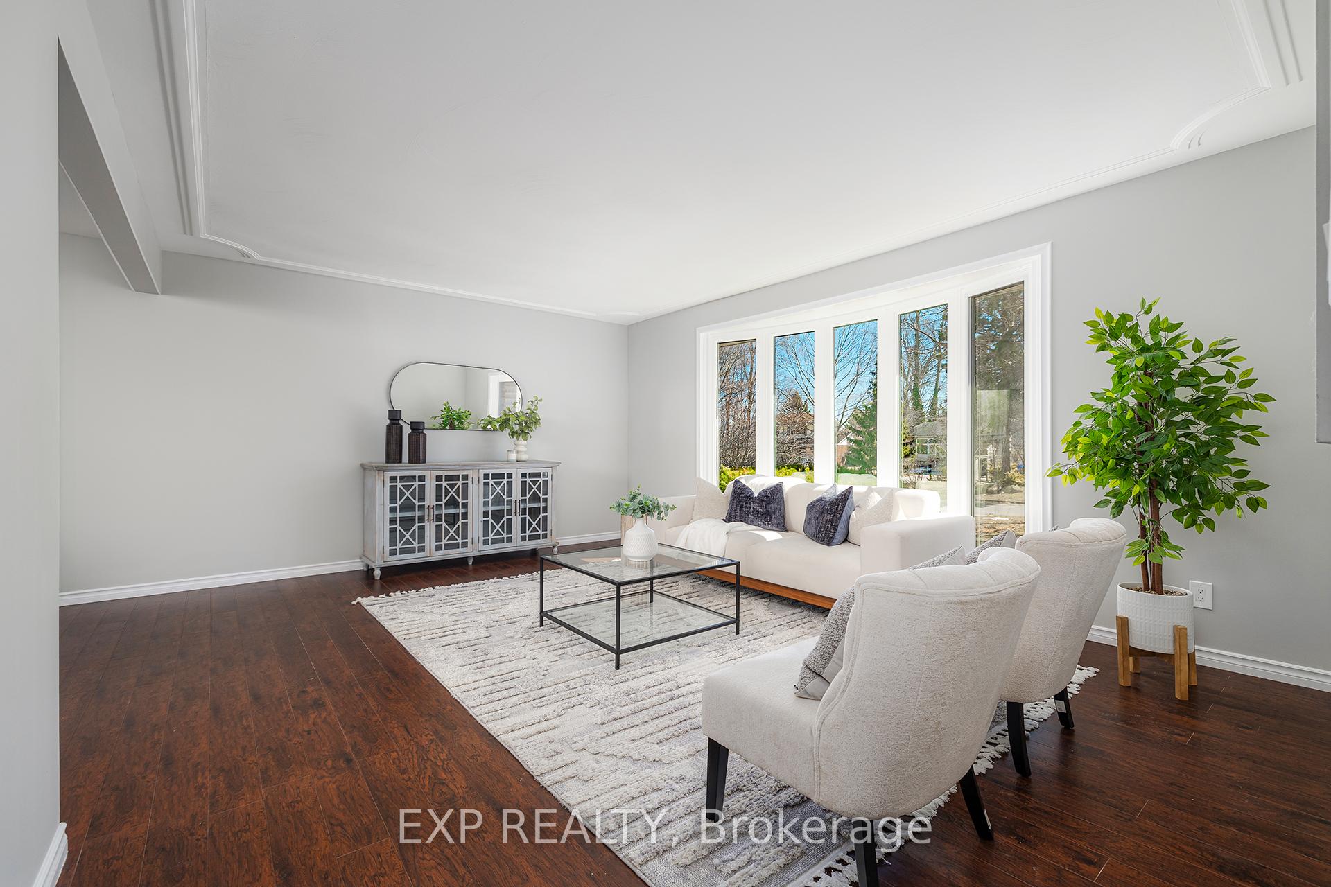 Photo 4 of 476 Parkwood Court, Waterloo — HOMEH