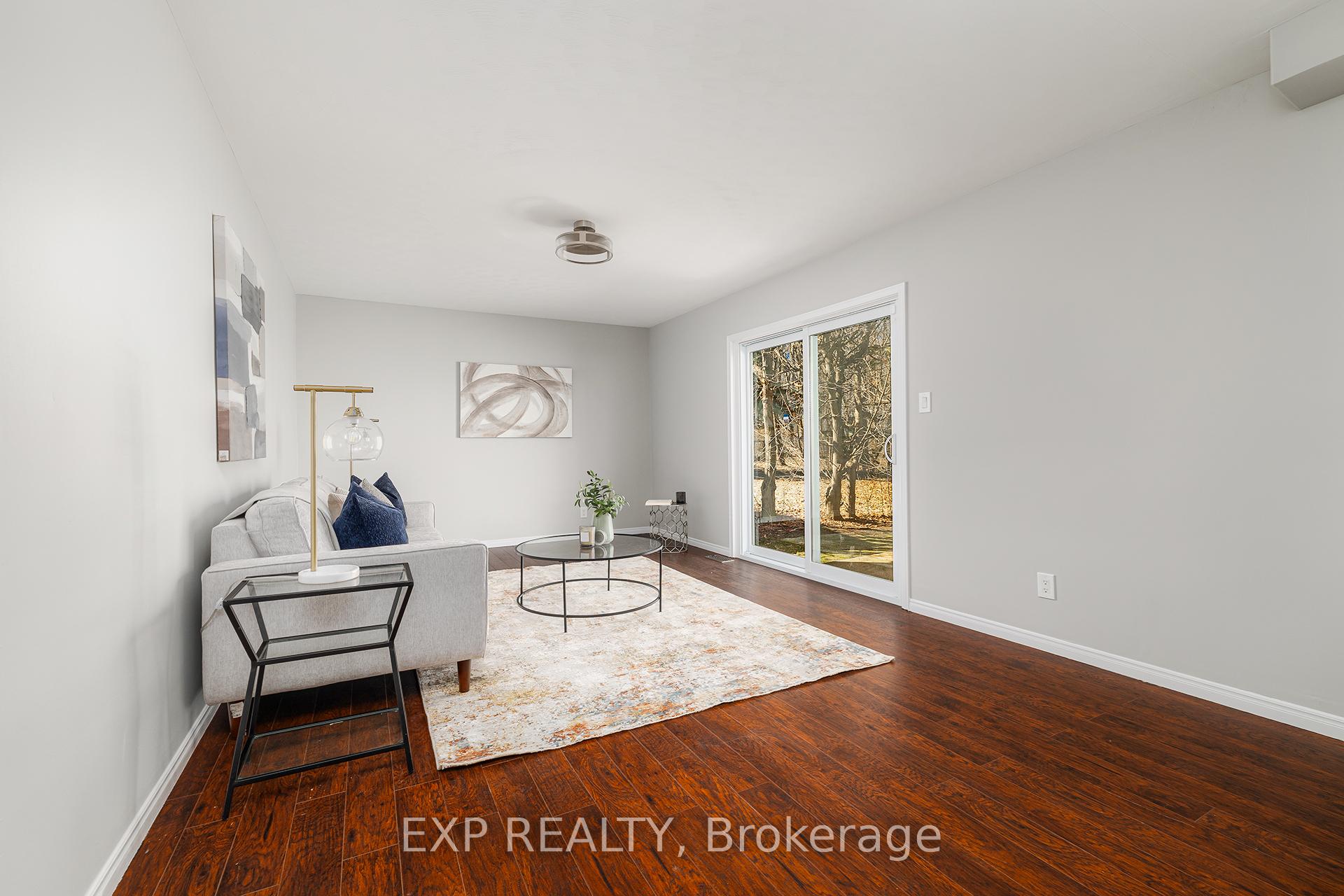 Photo 10 of 476 Parkwood Court, Waterloo — HOMEH