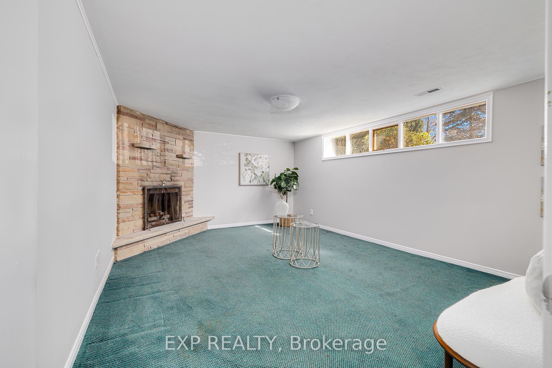 Photo 23 of 476 Parkwood Court, Waterloo — HOMEH