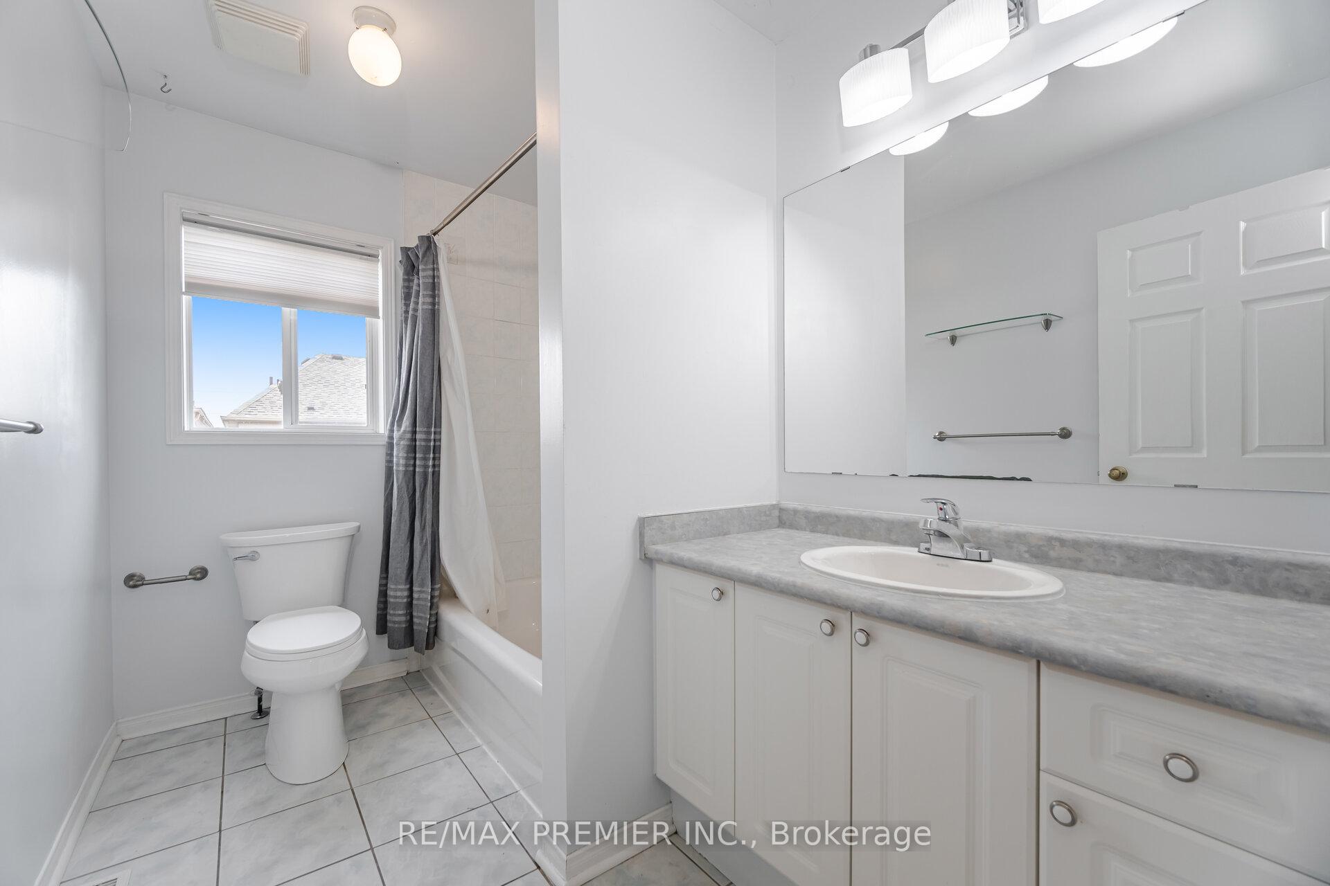 Photo 15 of 148 Harrongate Place, Whitby, Taunton North — HOMEH