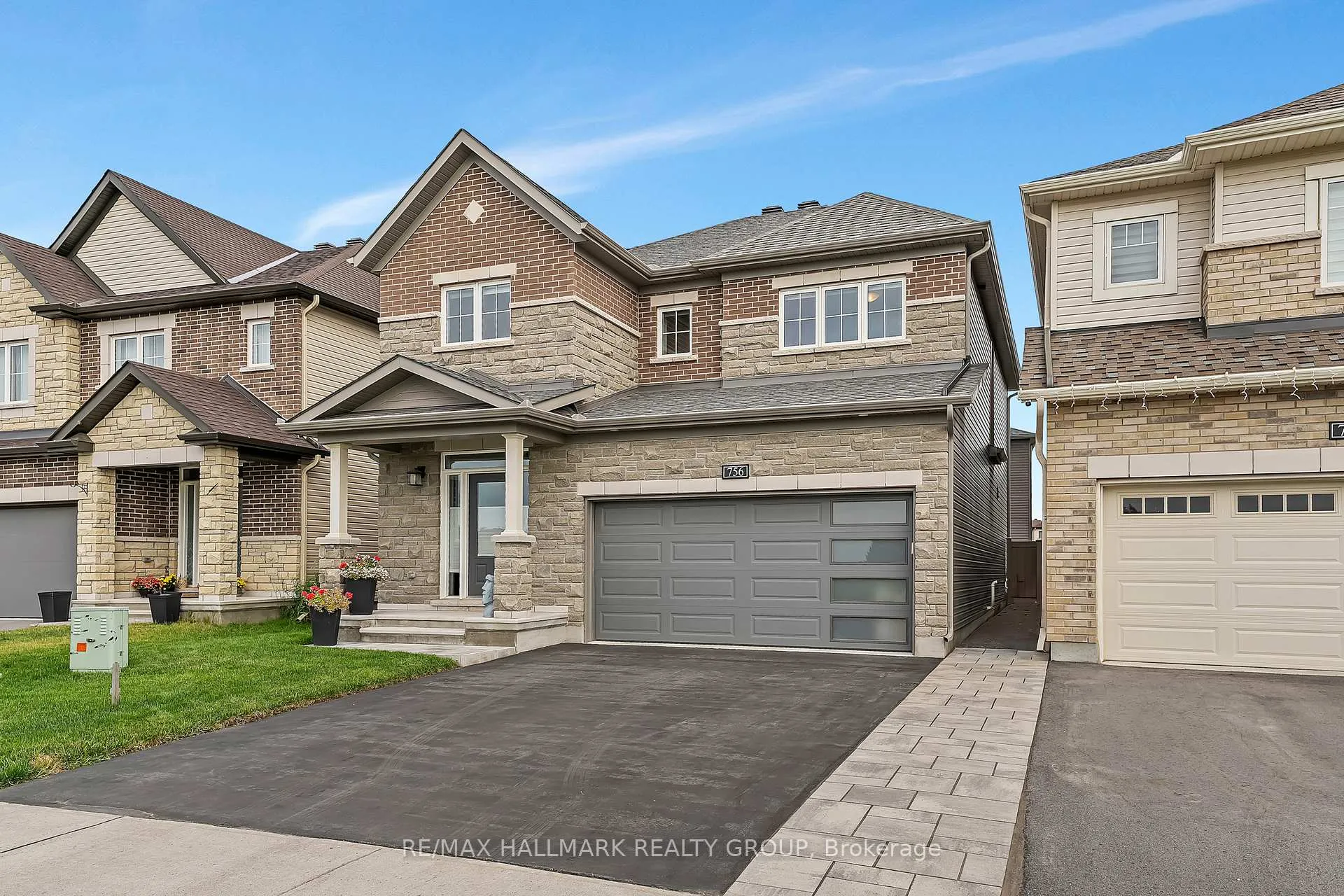 Photo 2 of 756 Cappamore Drive, Ottawa, Barrhaven - Half Moon Bay — HOMEH