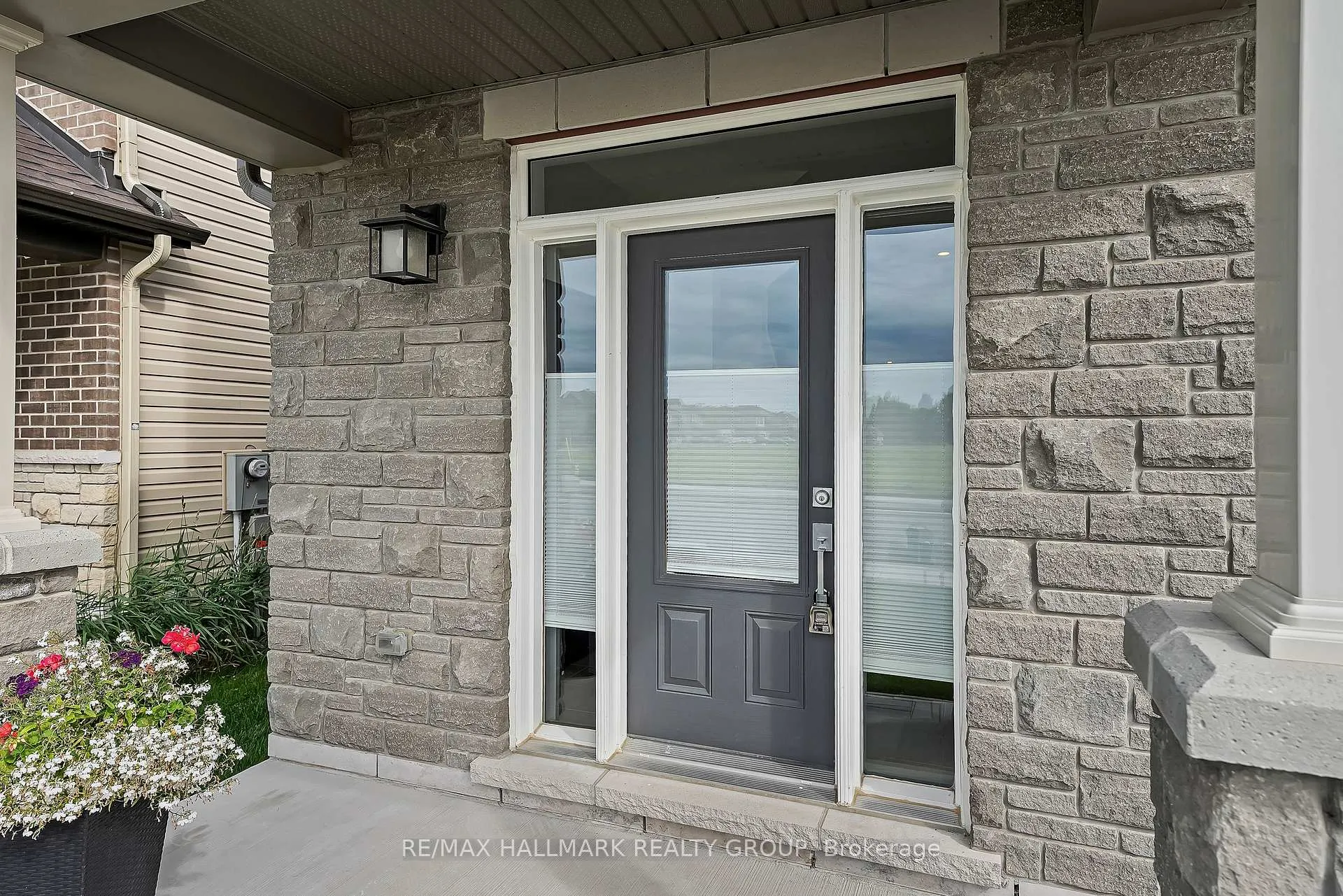 Photo 3 of 756 Cappamore Drive, Ottawa, Barrhaven - Half Moon Bay — HOMEH