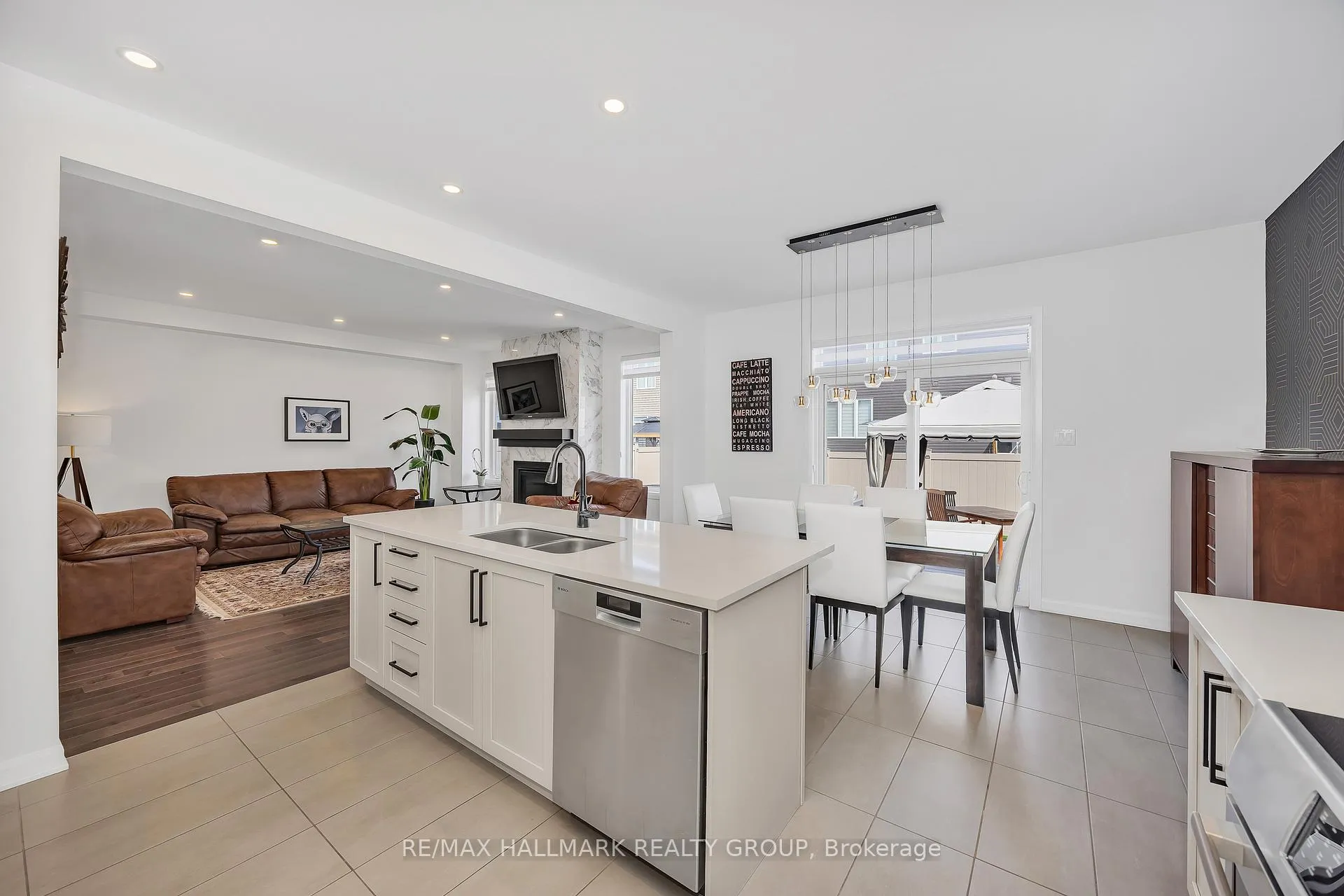 Photo 6 of 756 Cappamore Drive, Ottawa, Barrhaven - Half Moon Bay — HOMEH
