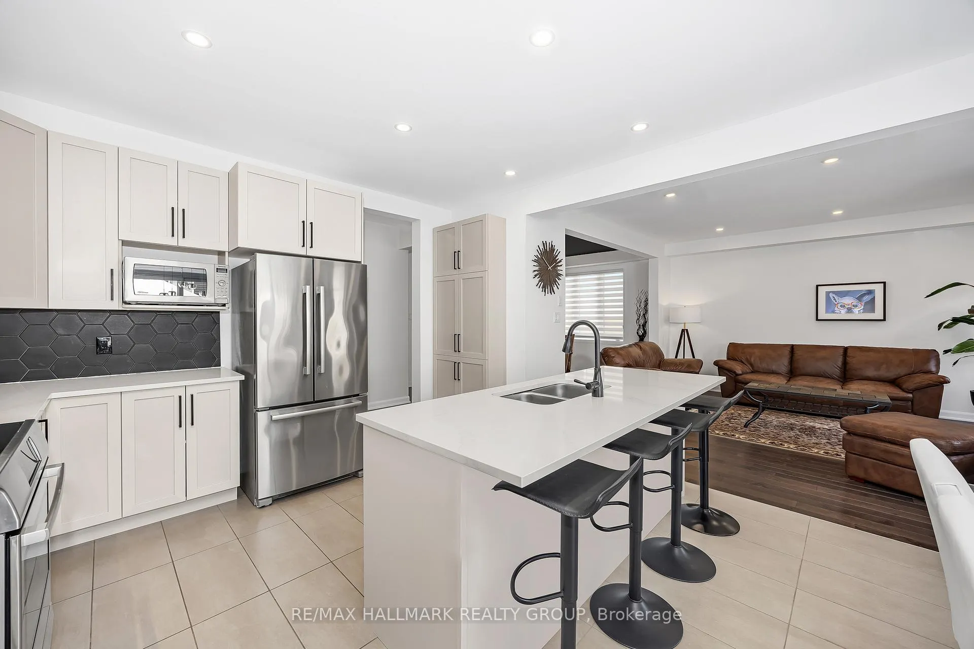Photo 10 of 756 Cappamore Drive, Ottawa, Barrhaven - Half Moon Bay — HOMEH