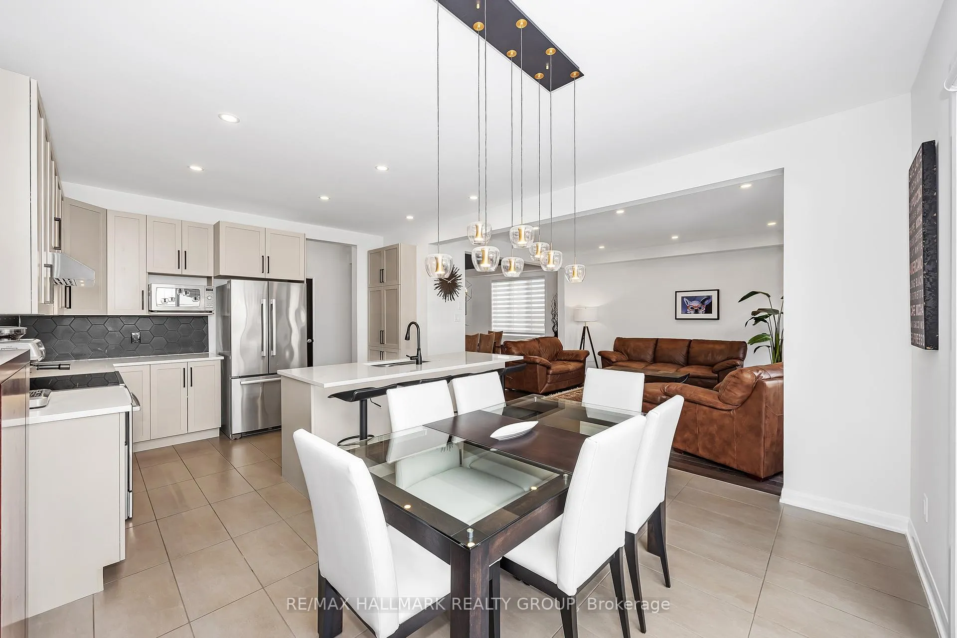 Photo 12 of 756 Cappamore Drive, Ottawa, Barrhaven - Half Moon Bay — HOMEH
