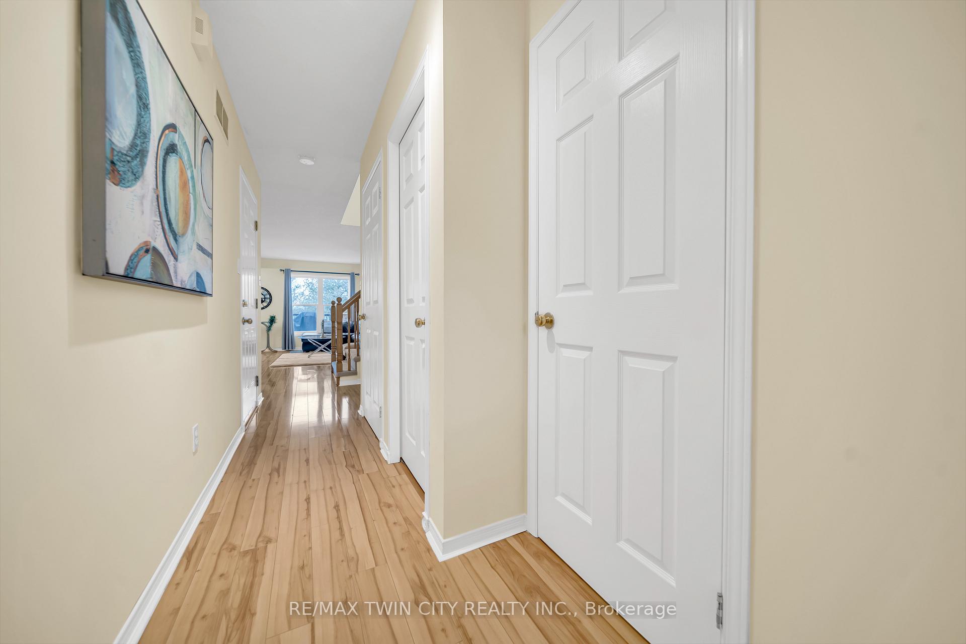 Photo 3 of 934 Creekside Drive, Waterloo — HOMEH