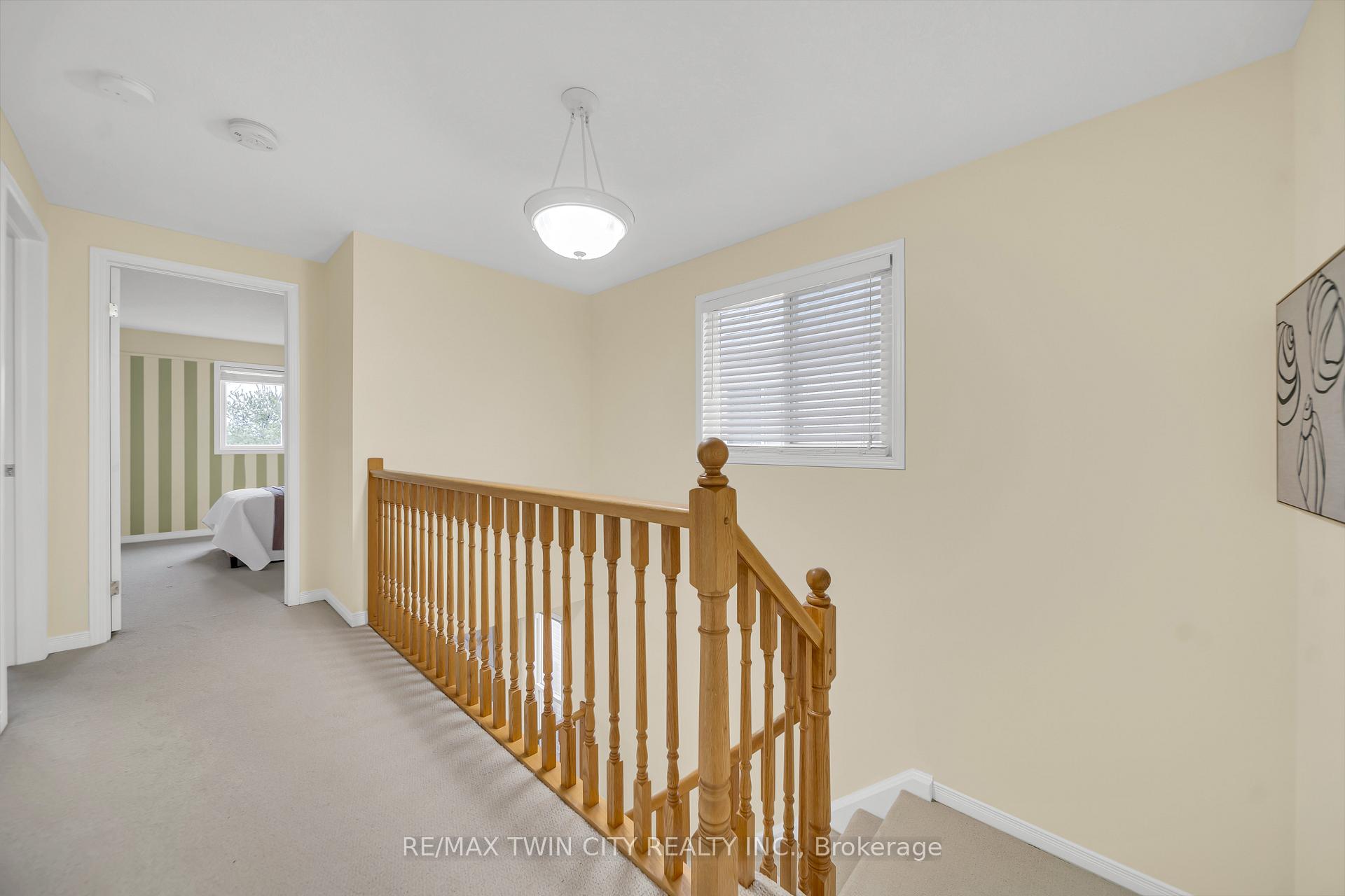 Photo 17 of 934 Creekside Drive, Waterloo — HOMEH