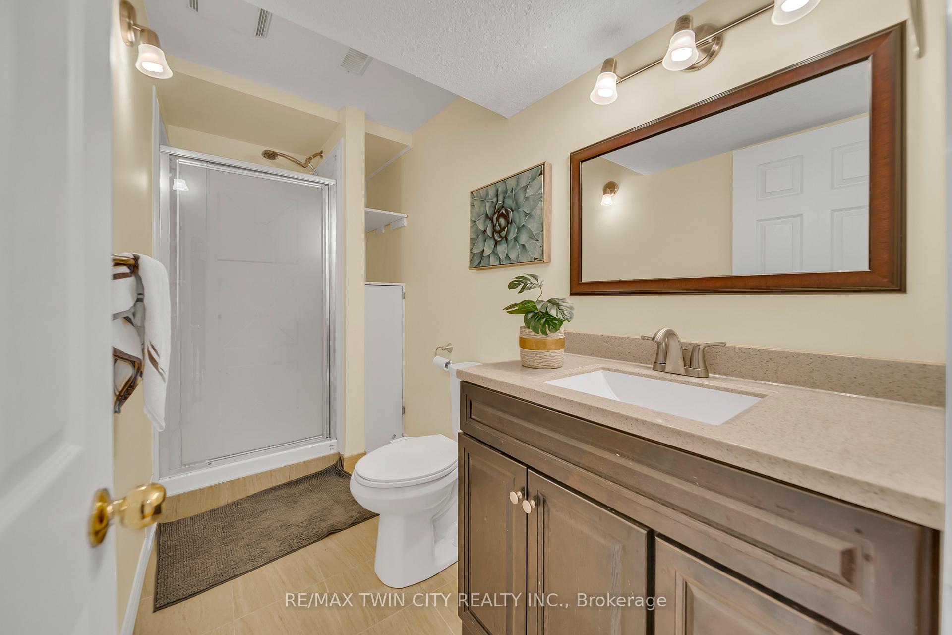 Photo 30 of 934 Creekside Drive, Waterloo — HOMEH