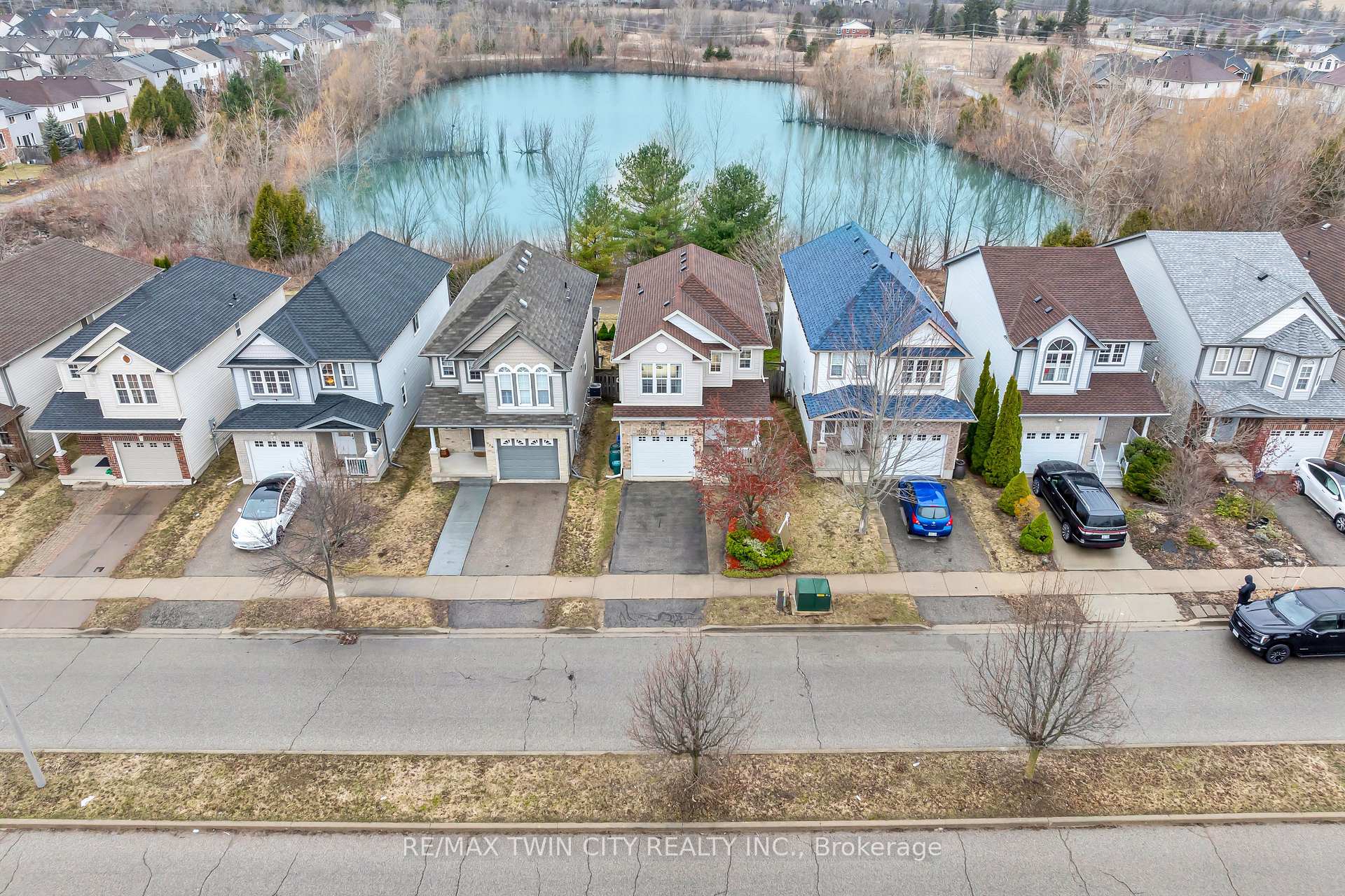 Photo 39 of 934 Creekside Drive, Waterloo — HOMEH