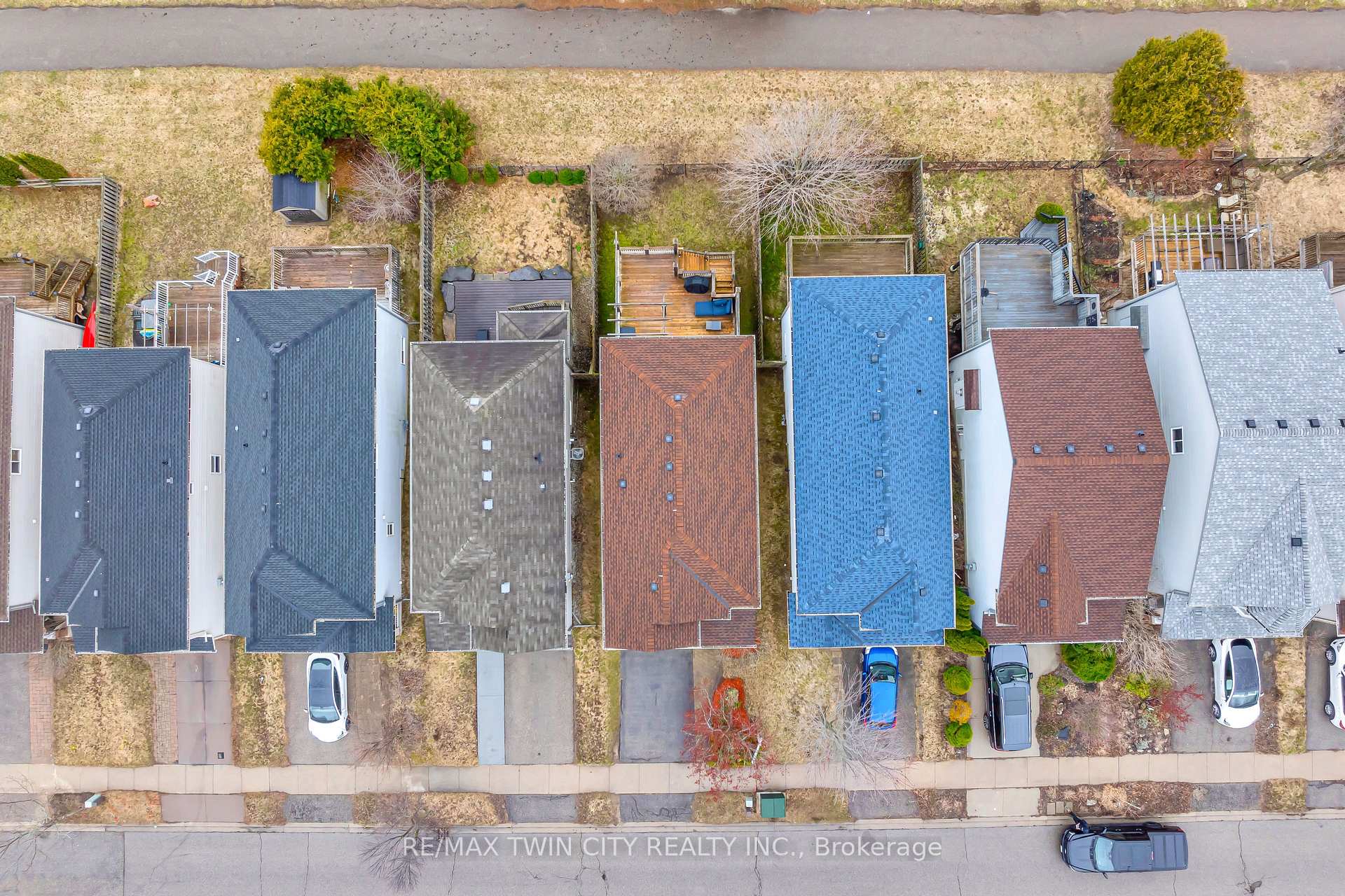 Photo 40 of 934 Creekside Drive, Waterloo — HOMEH