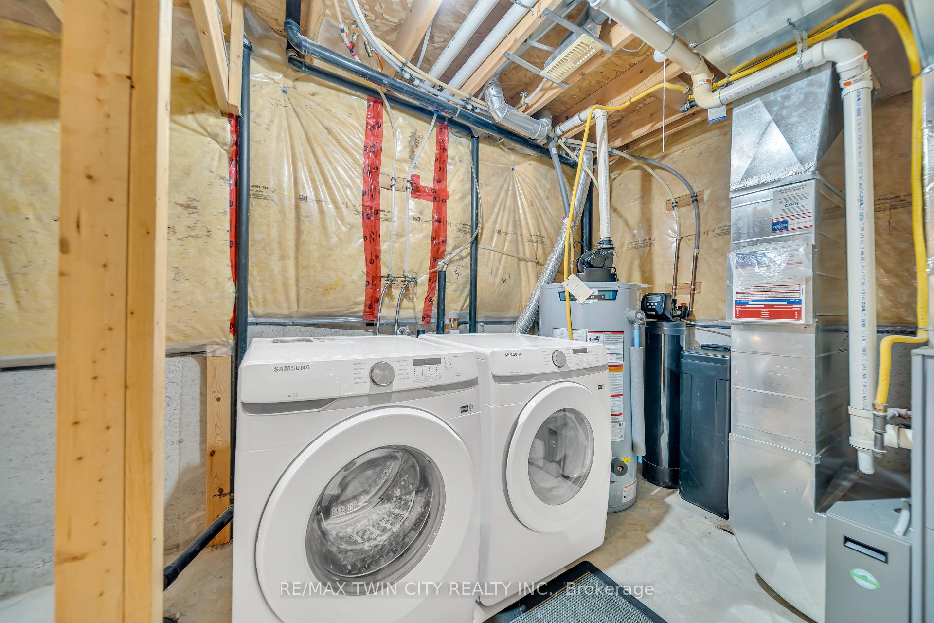 Photo 47 of 934 Creekside Drive, Waterloo — HOMEH