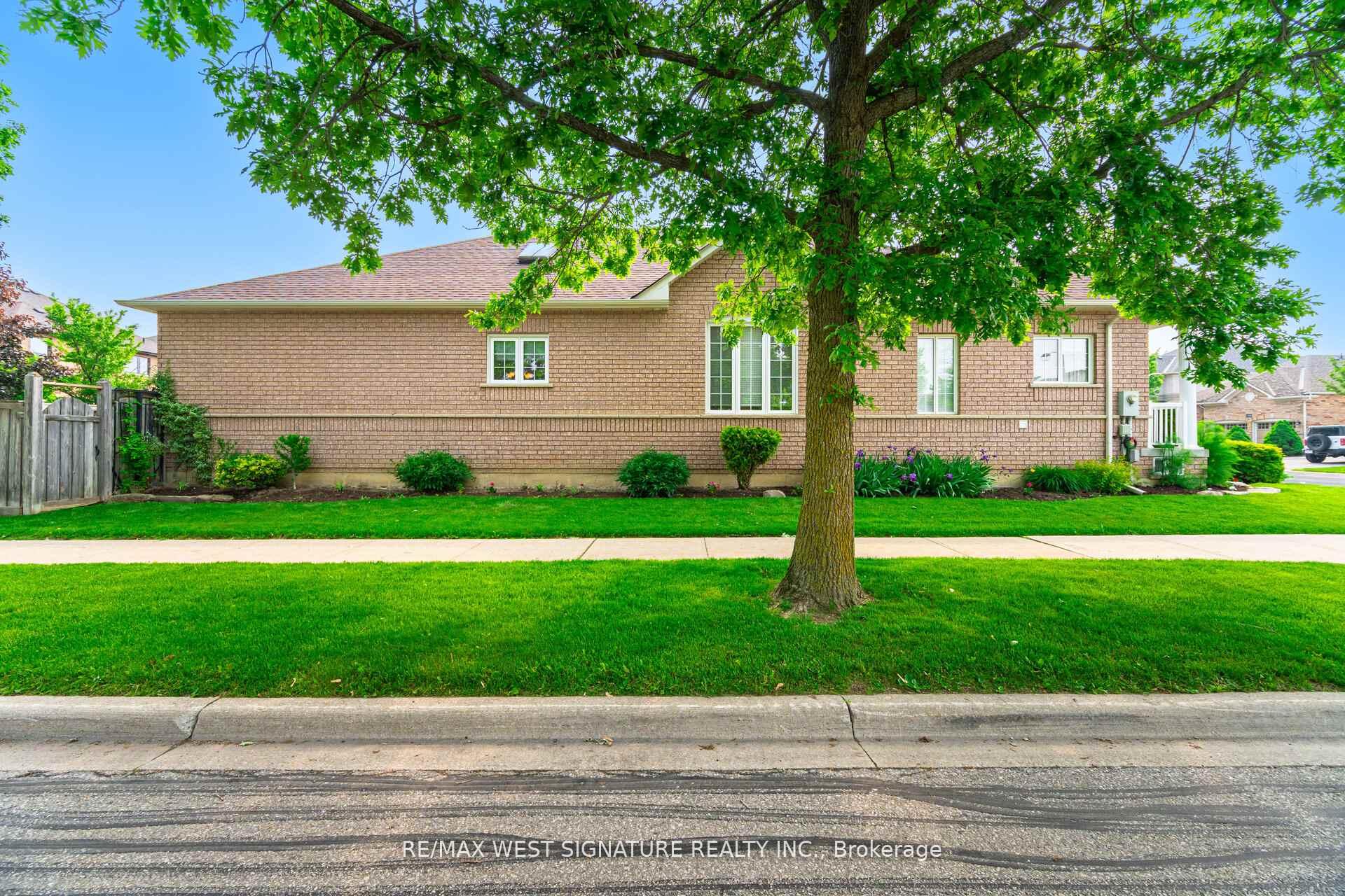 Photo 3 of 121 Calera Crescent, Vaughan, Sonoma Heights — HOMEH